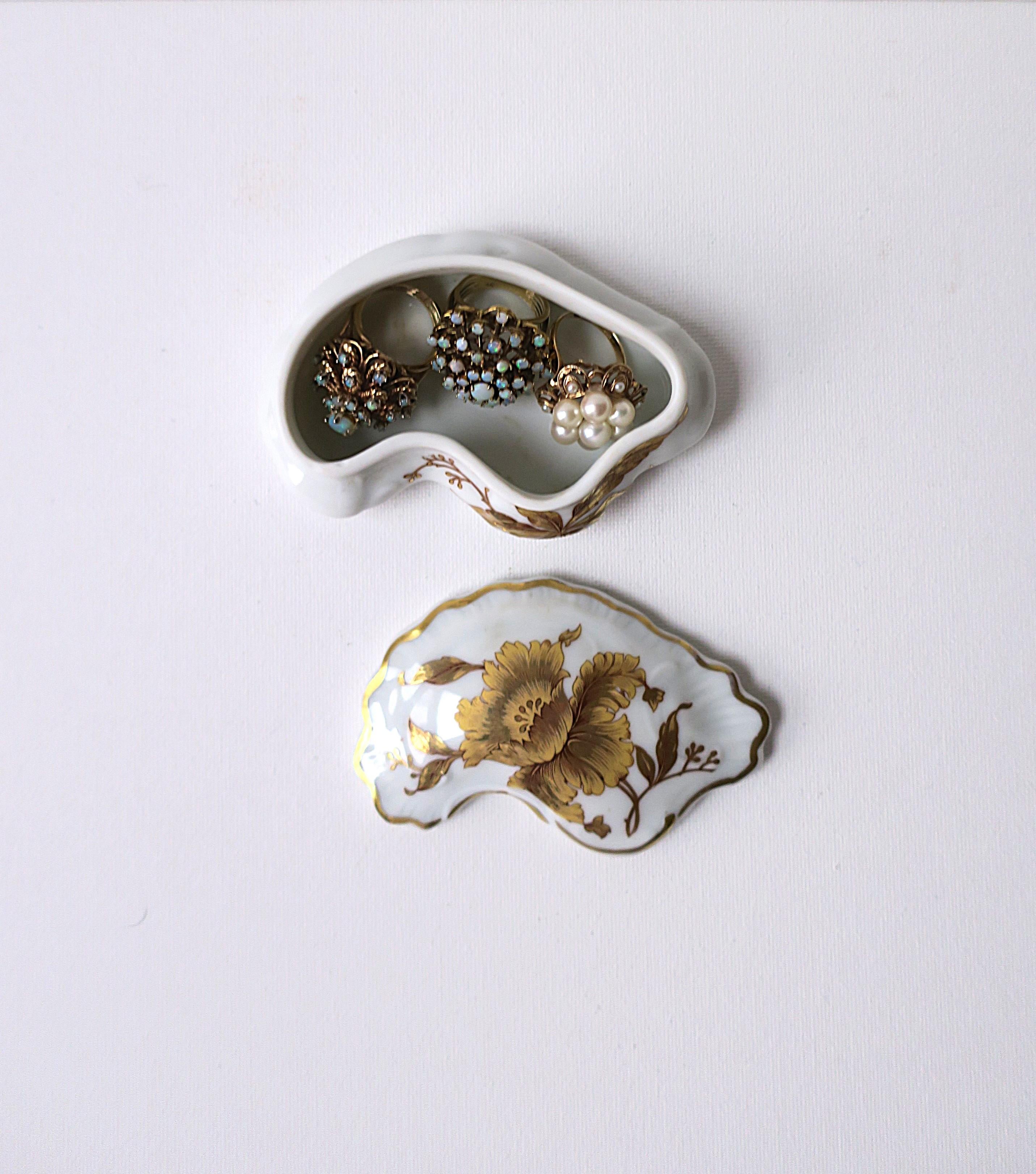 20th Century French Porcelain Jewelry Box For Sale
