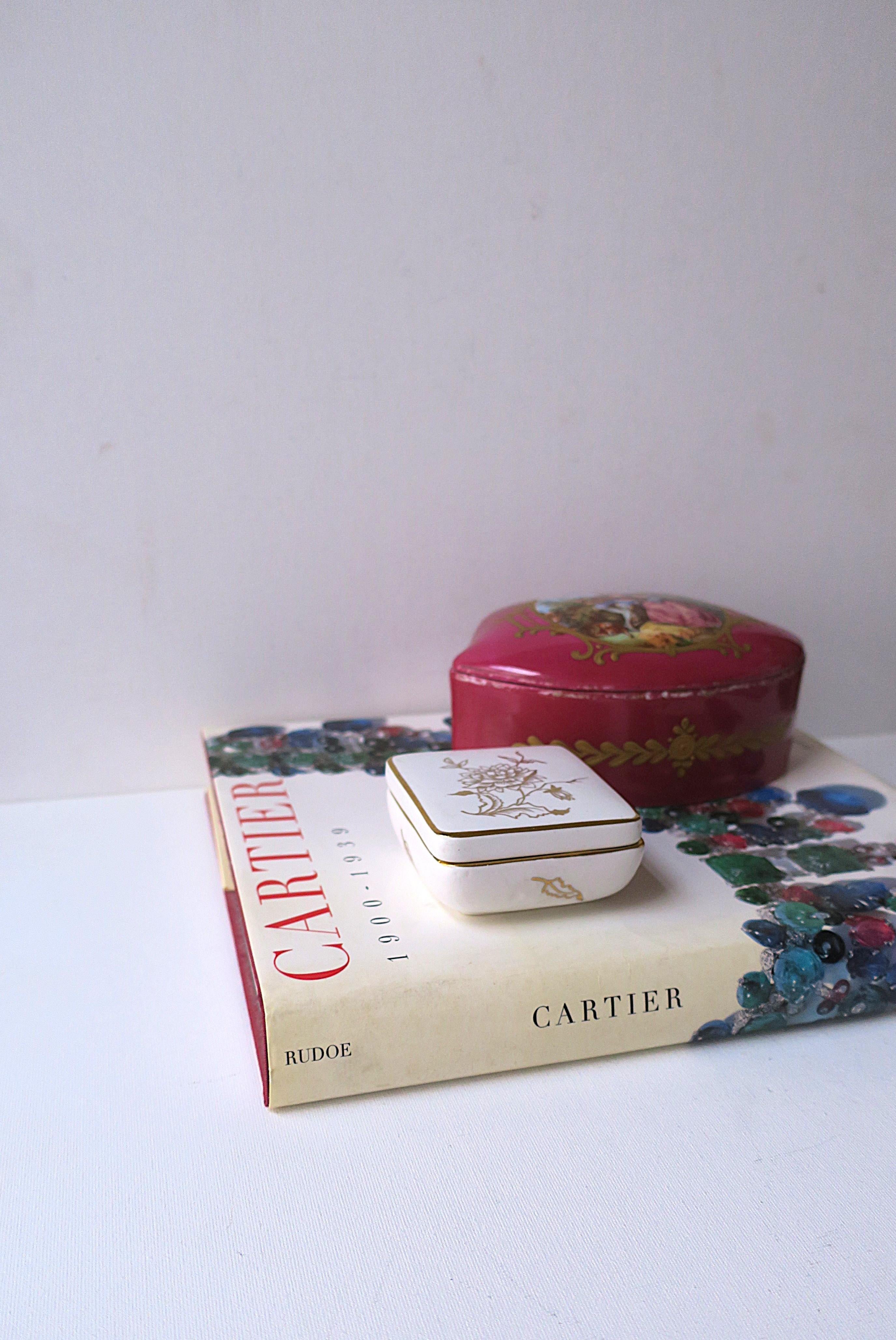 20th Century French Porcelain Jewelry Box For Sale