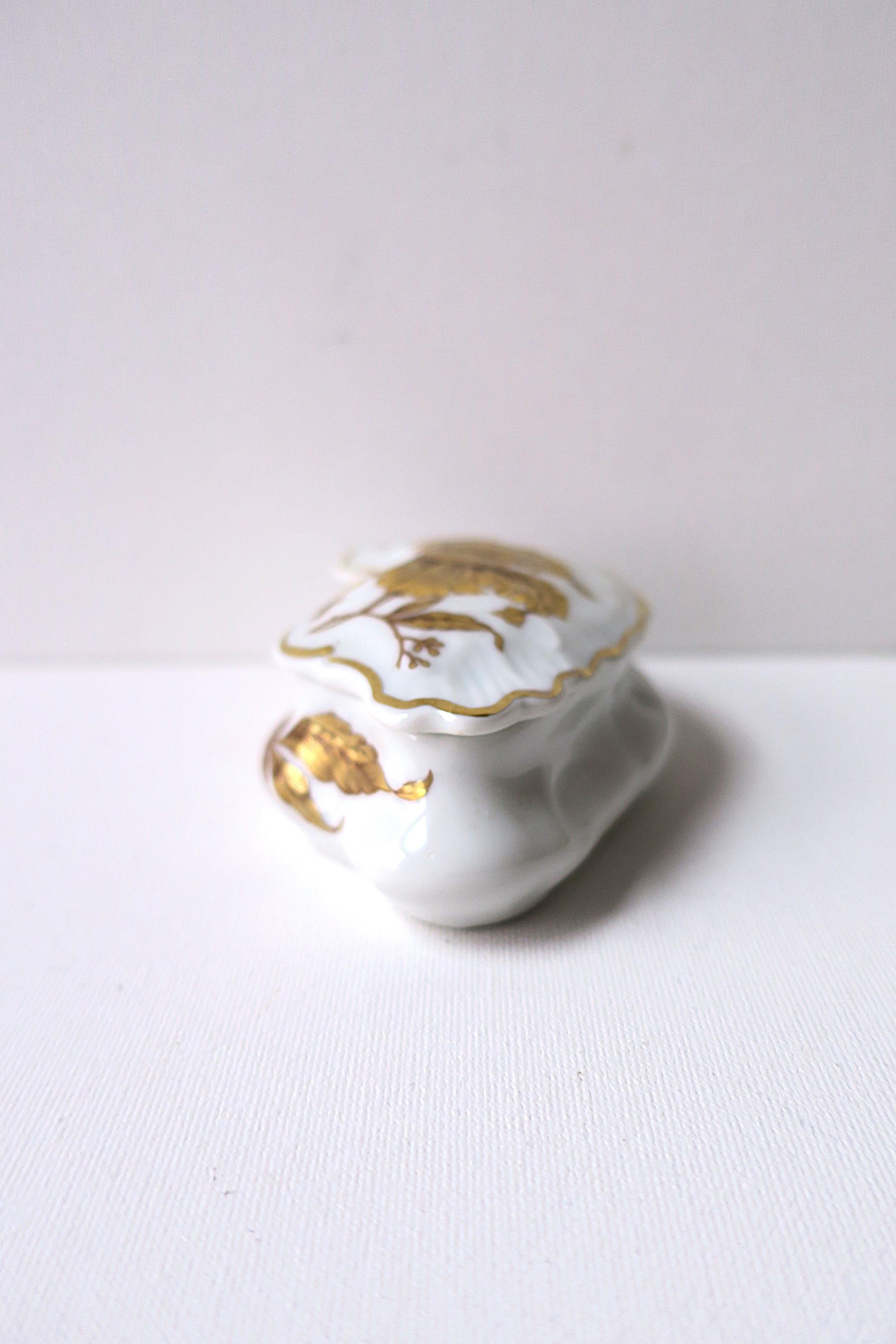 French Porcelain Jewelry Box For Sale 4