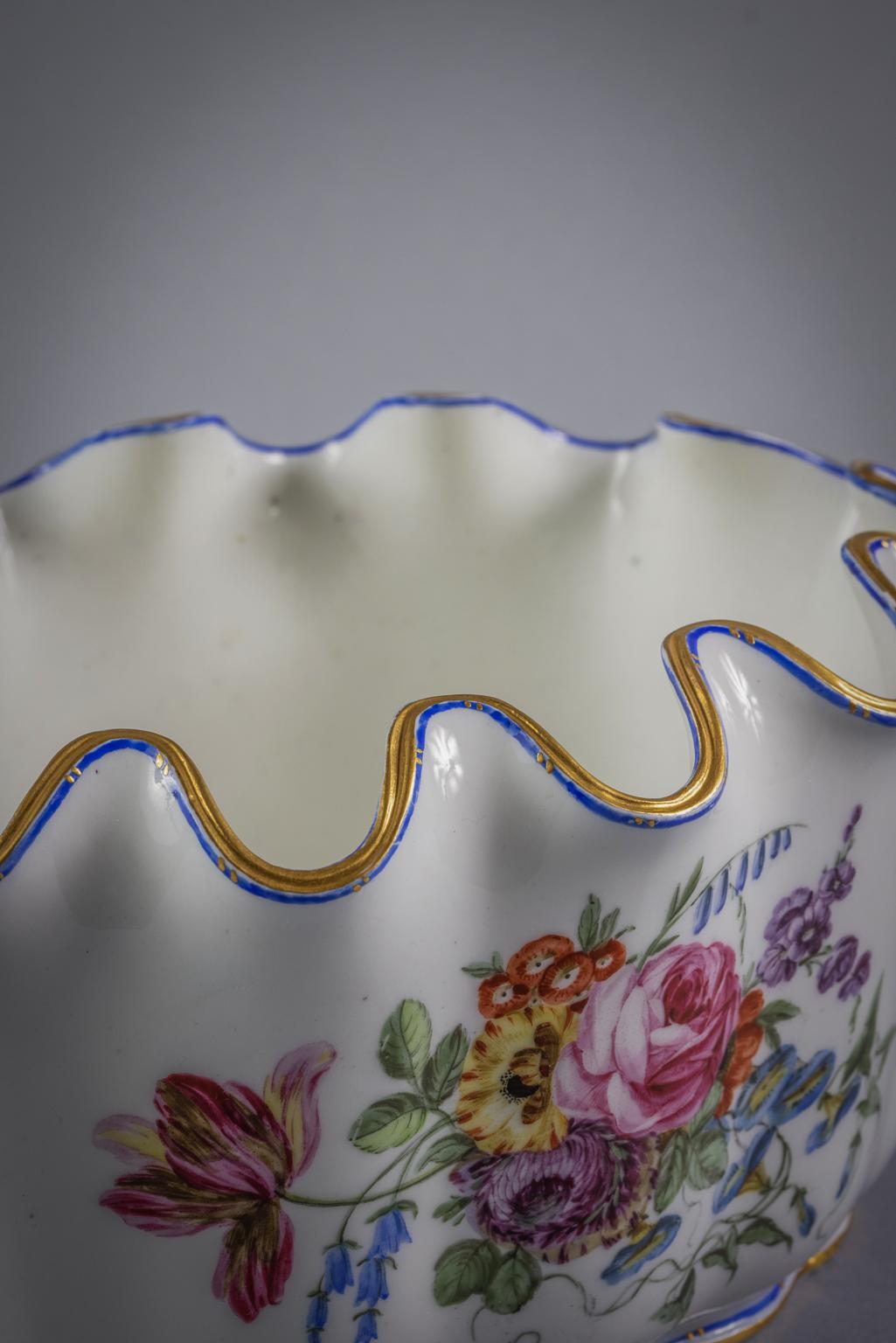 Mid-18th Century French Porcelain Monteith, Sevres, circa 1760 For Sale