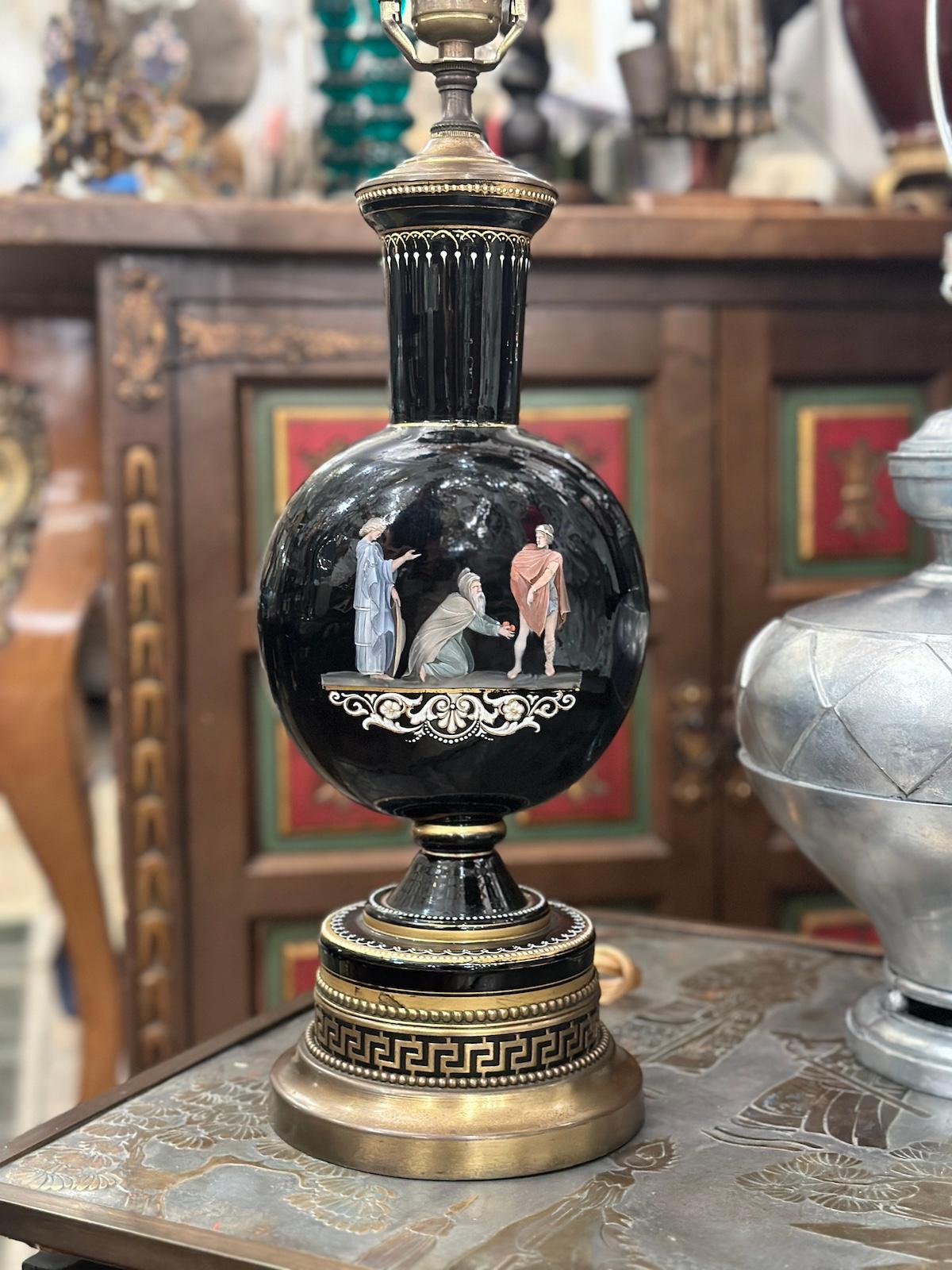 Lámpara de mesa neoclásica de porcelana francesa siglo XIX en venta