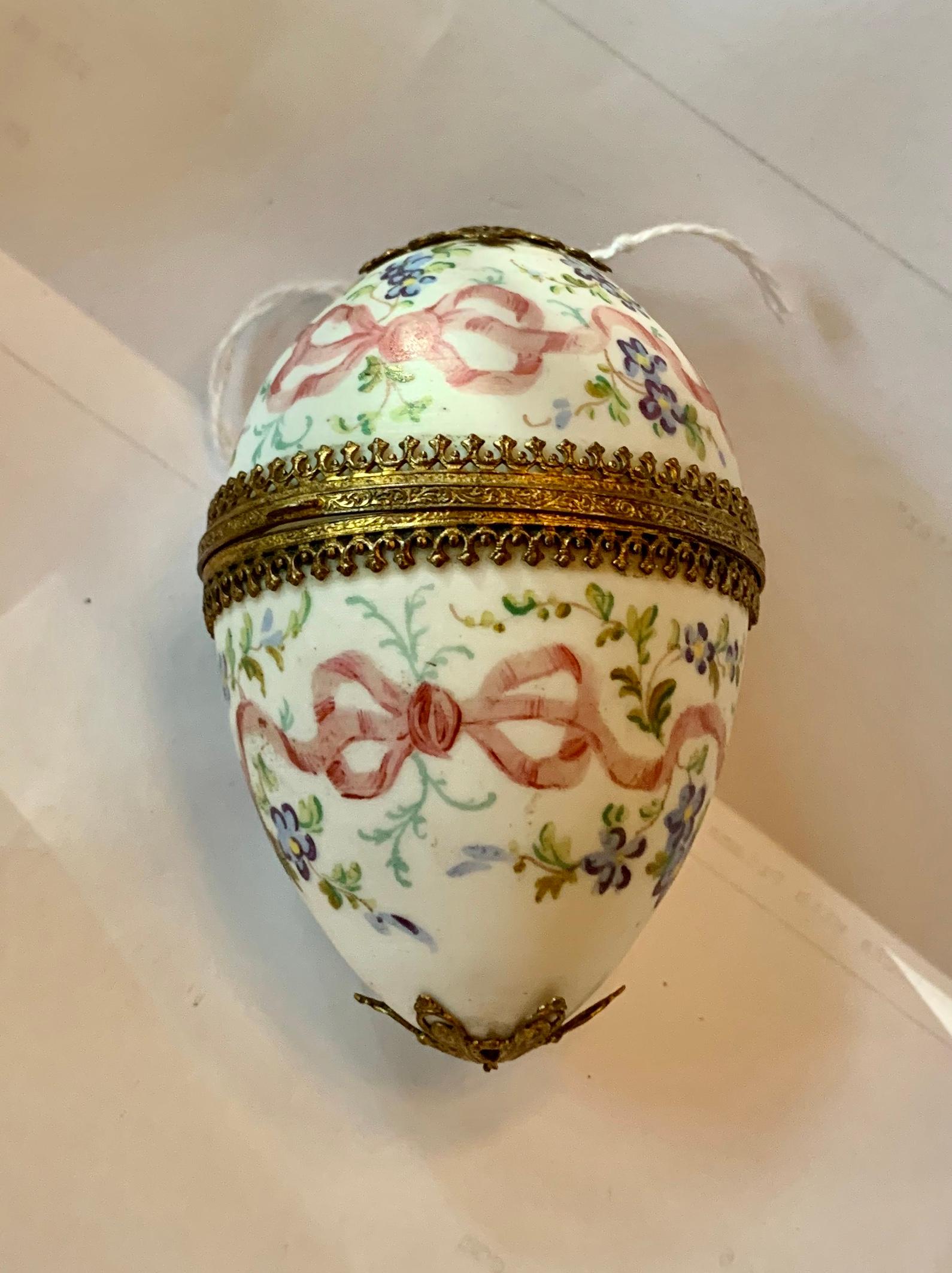 antique egg box