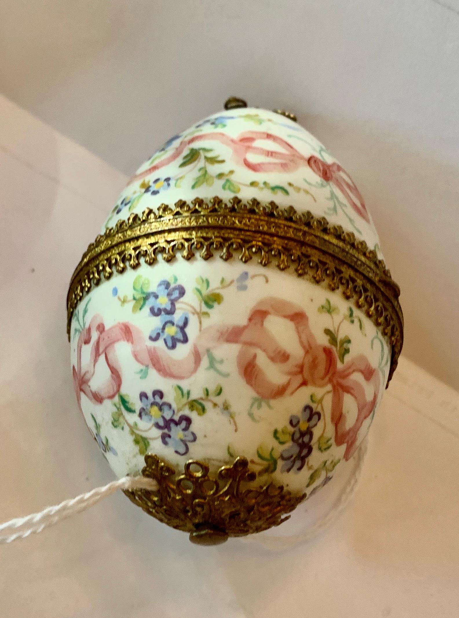 Old Mine Cut French Porcelain Ormolu Gilt Egg Box Forget Me Not Flower Bow Palais Royale For Sale