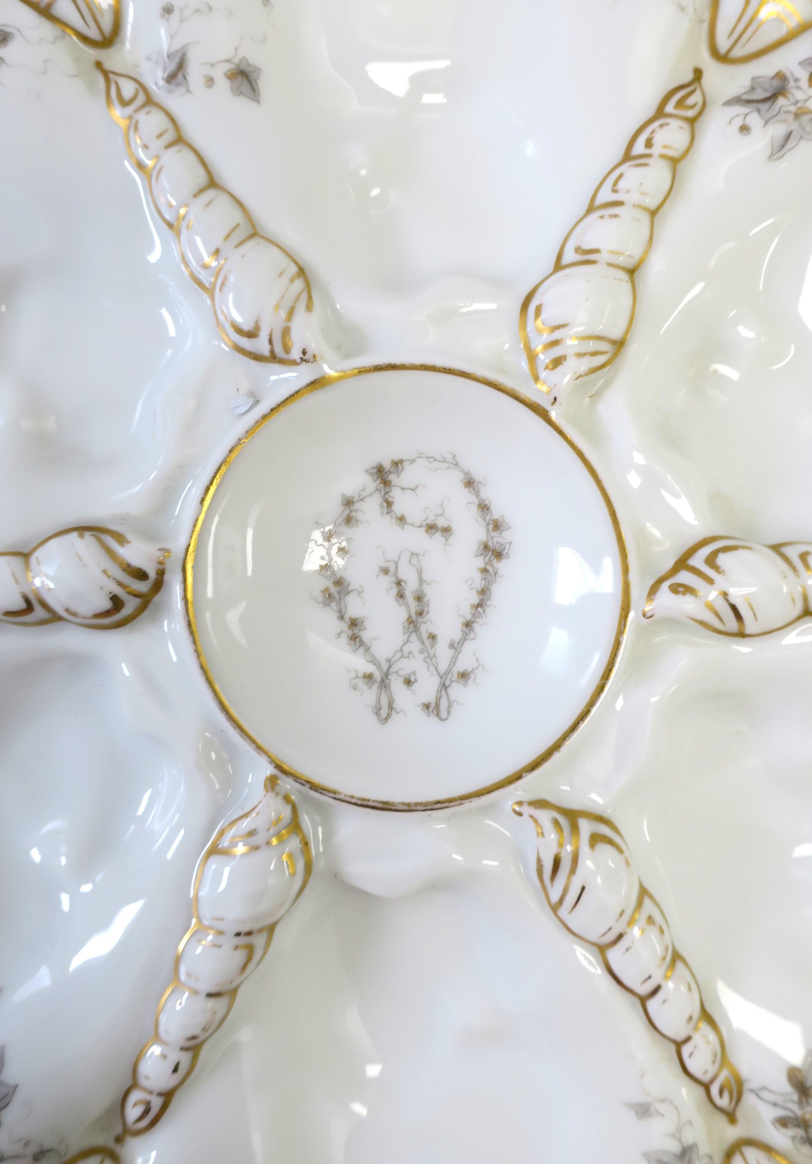 French Porcelain Oyster Plate In Good Condition In New York, NY