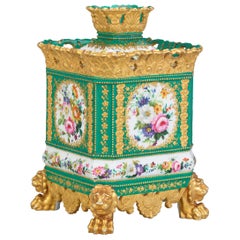 Pot-pourri en porcelaine française de Jacob Petit