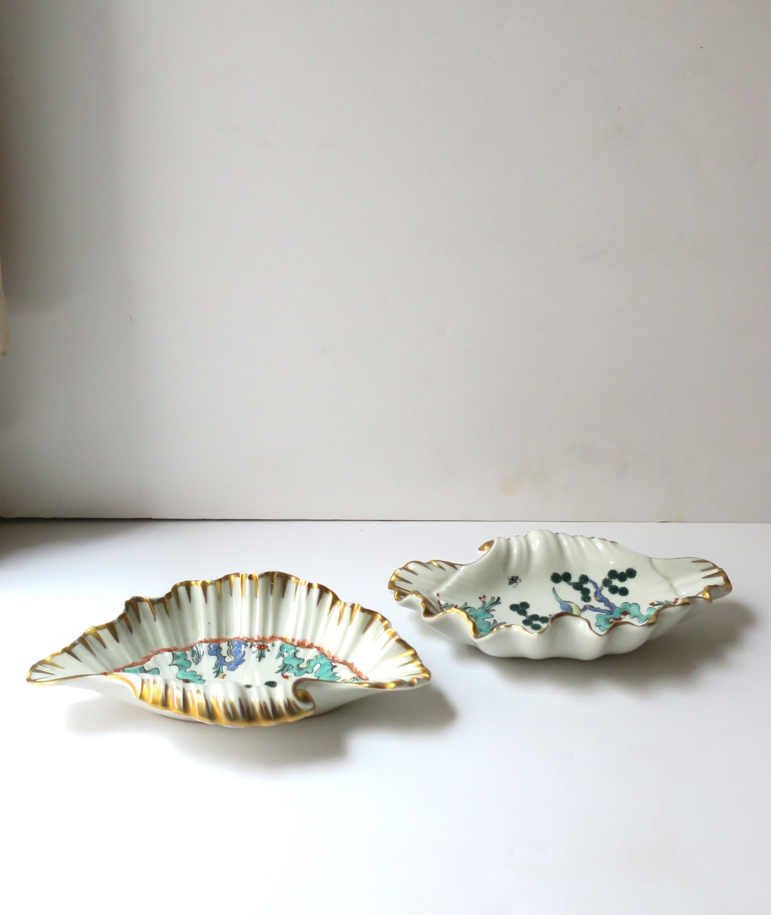 French Porcelain Seashell Bowls with Bird Design, Pair For Sale 7