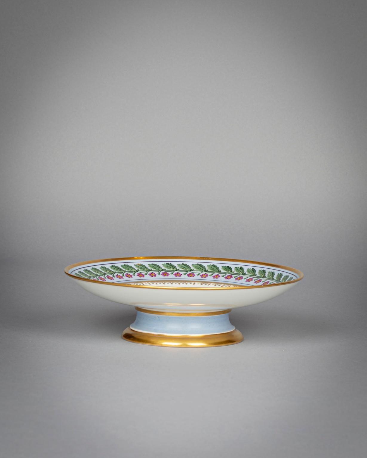 Porcelaine Part One en porcelaine de Sèvres 'Bleu Agate', daté 1831 en vente