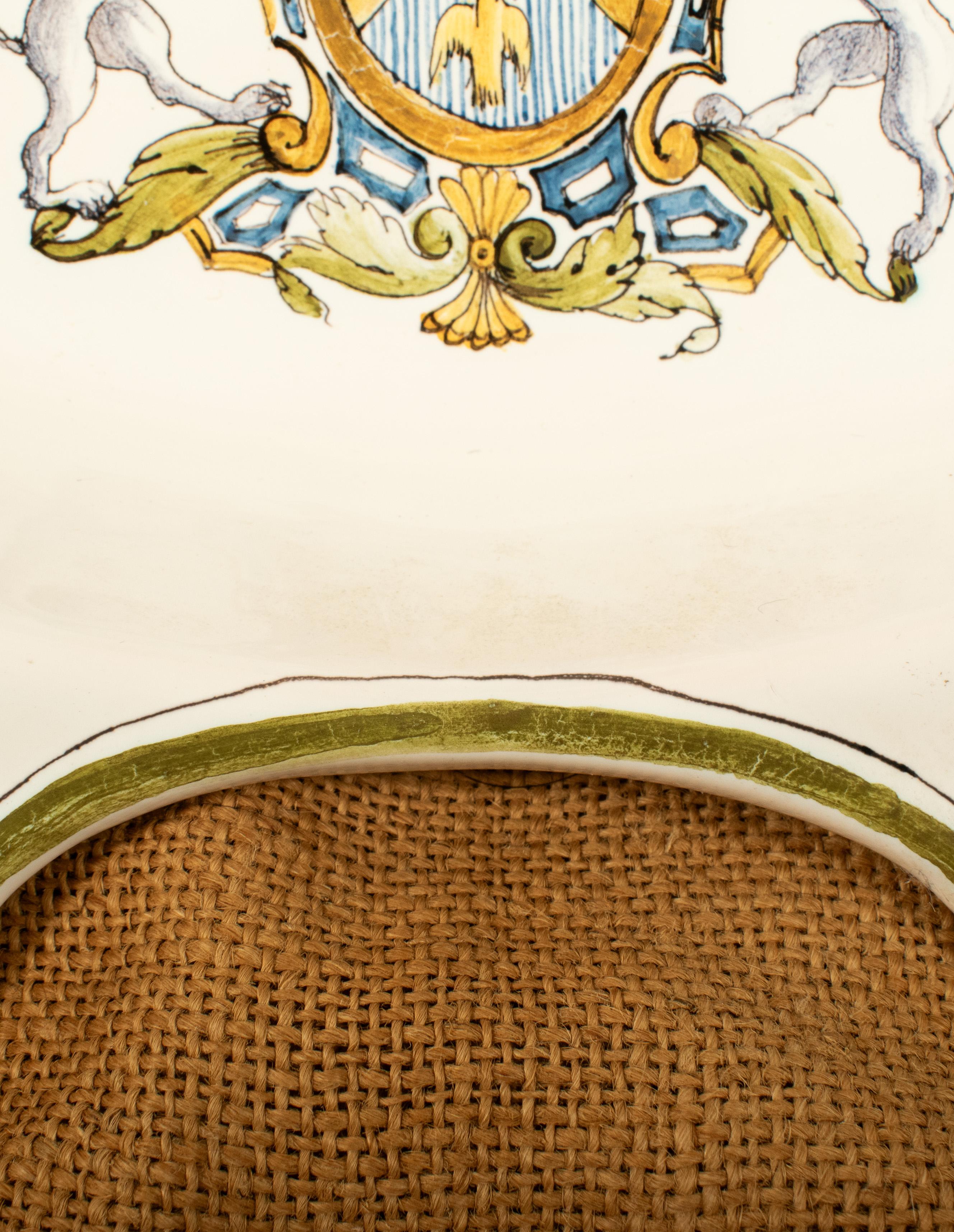 French Porcelain Shaving Dish, “Italien à Moustiers”, Early 20th Century (Porzellan) im Angebot
