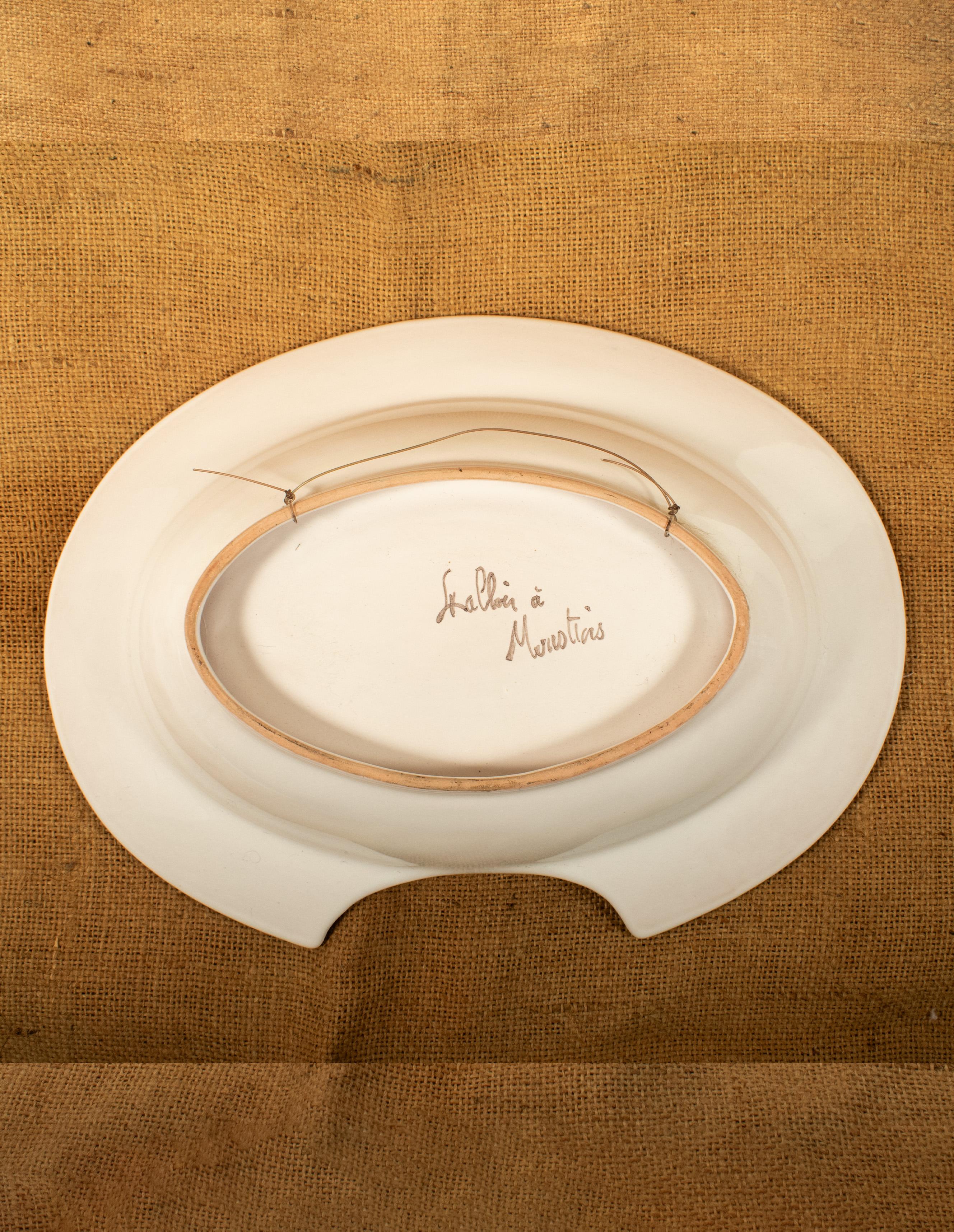 French Porcelain Shaving Dish, “Italien à Moustiers”, Early 20th Century im Angebot 2