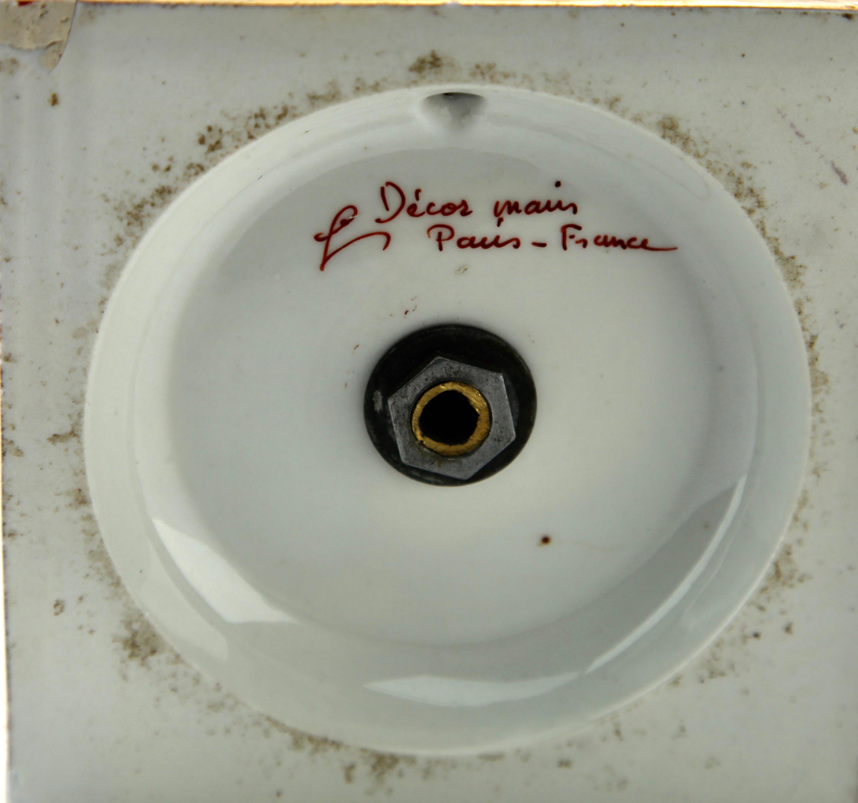 Lampe de bureau en porcelaine française signée avec décoration peinte à la main, années 1930 en vente 5