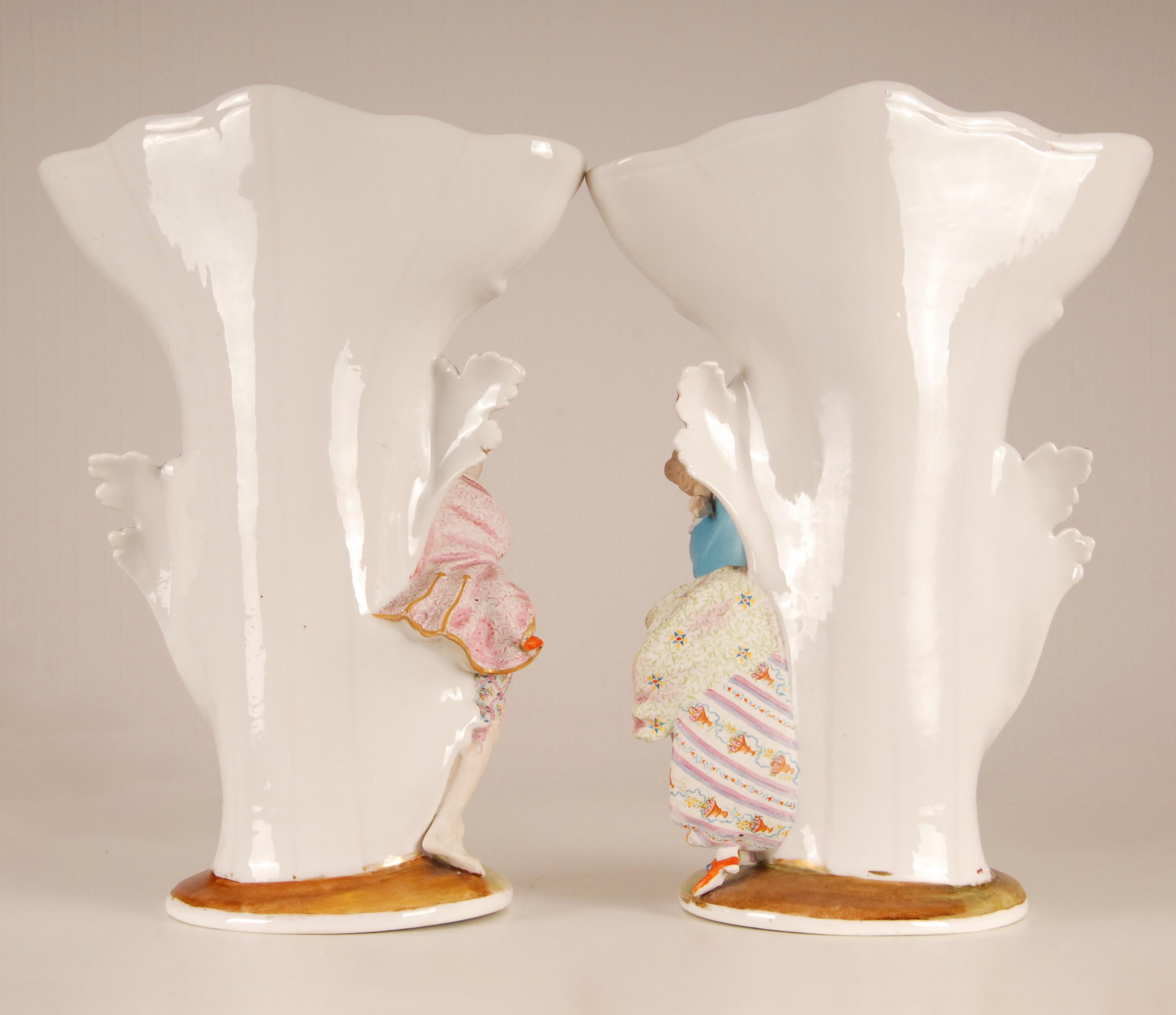 Francese Vasi di porcellana francesi Vasi figurativi vittoriani stile Jean Gille una coppia in vendita