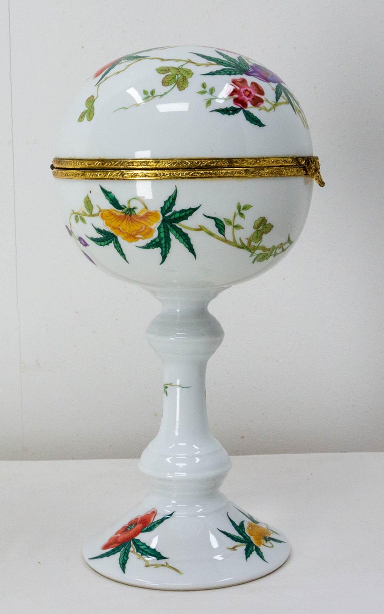 French Porcelaine Pedestal Candy Box or Sweet Box Vegetal Patterns, Mid