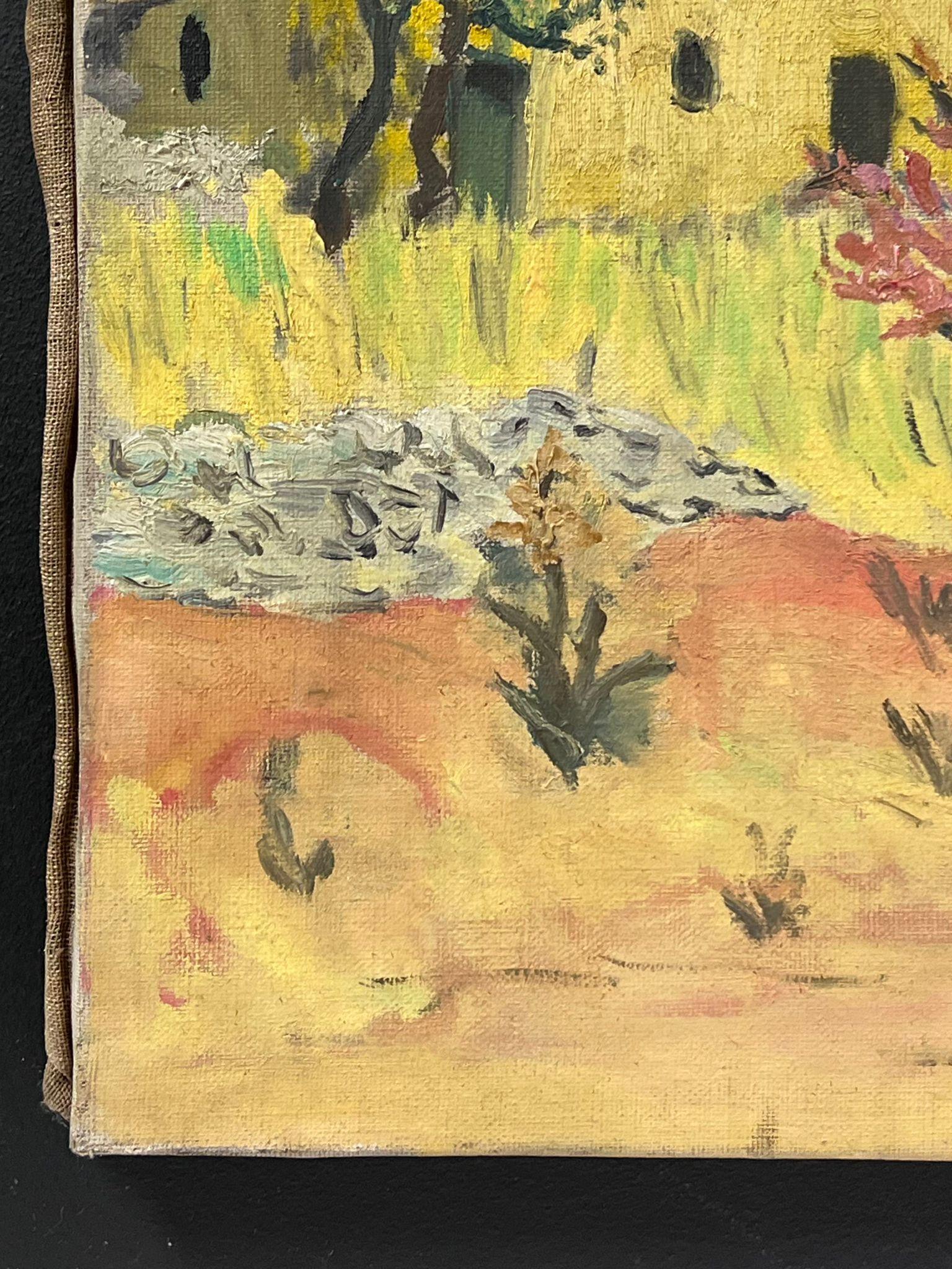 Pittura ad olio impressionista francese del 1900 con casa gialla illuminata dal sole e alberi in fiore - Landscape Painting Beige di French Post-Impressionist