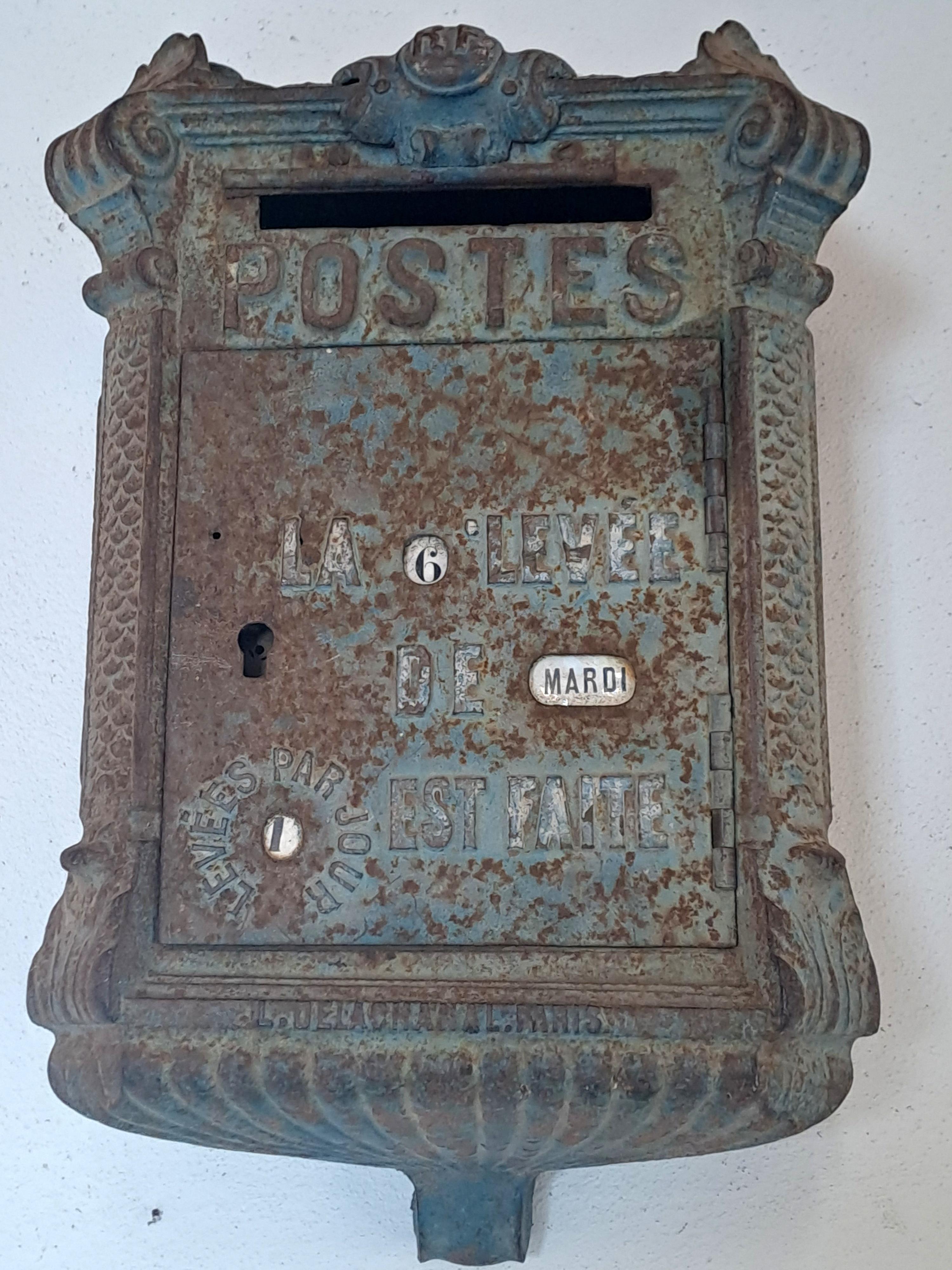 Art Nouveau French Post Office Mailbox - Cast Iron - Delachanal Model - Late 19th Century For Sale