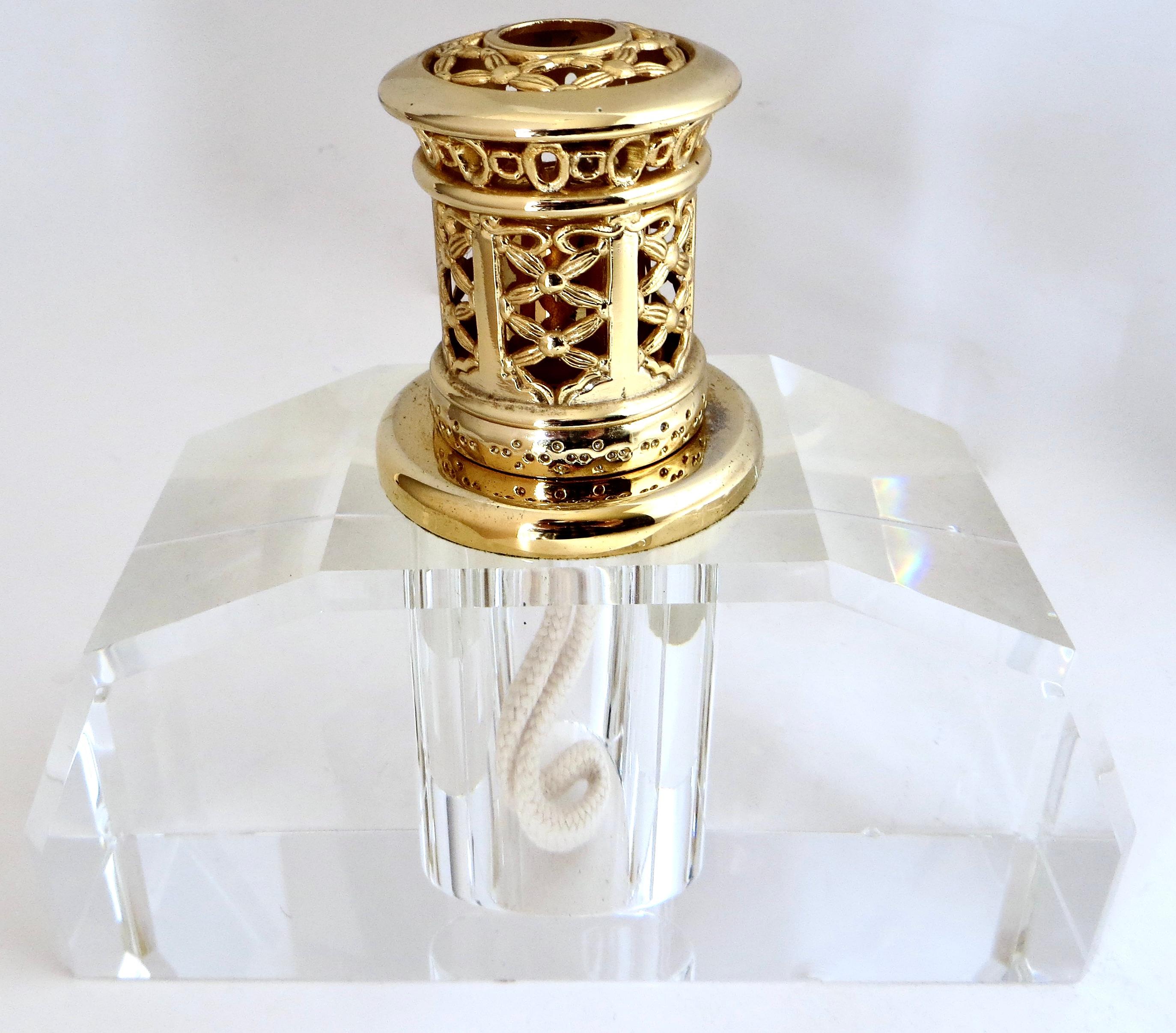 Verre taillé Diffuseur à parfum d'après-guerre de grande taille en verre taillé de qualité supérieure, vers 1946 en vente