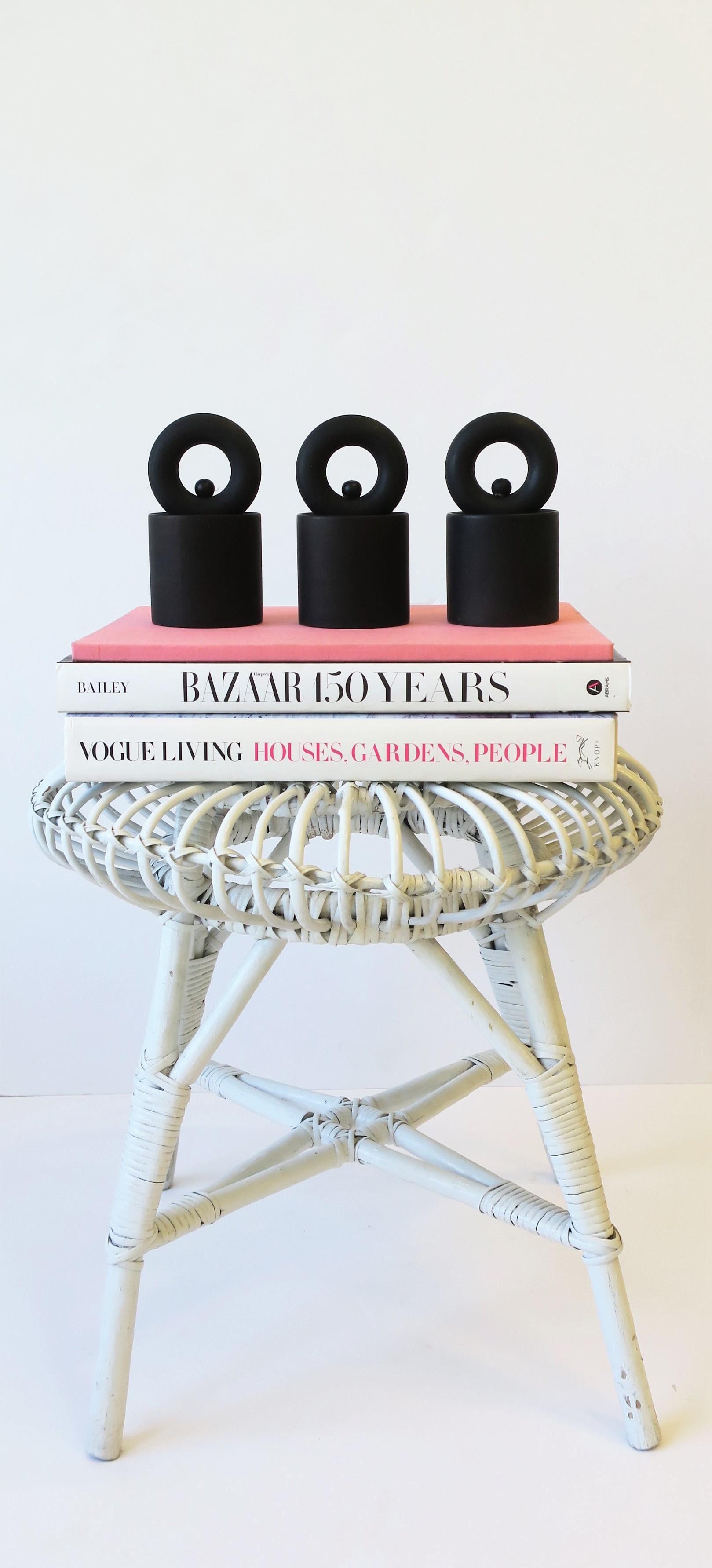 French Postmodern Black Salt and Pepper Sculpture Mills In Good Condition In New York, NY