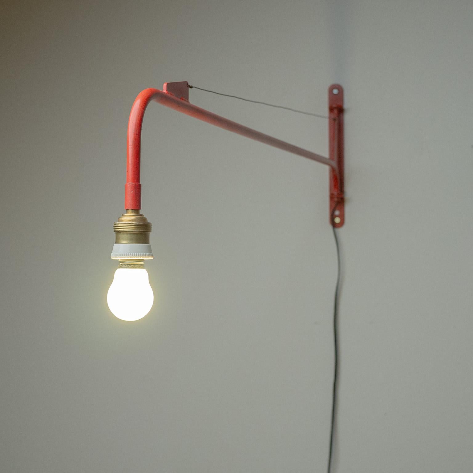 Jean Prouvé JIB Potence Lampe, 1950er Jahre (Moderne der Mitte des Jahrhunderts) im Angebot