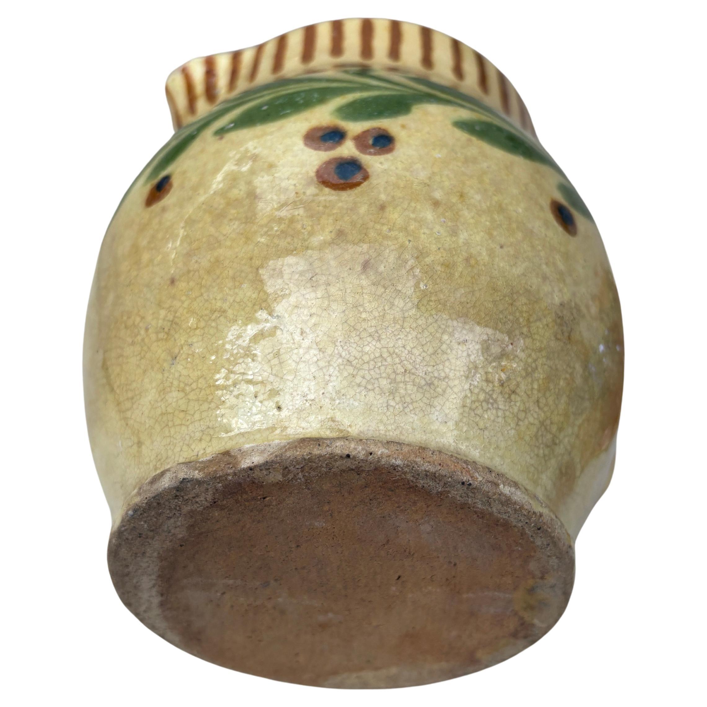 Jarra De Cerámica Francesa Savoie Con Hojas , Circa 1890 Fines del siglo XIX en venta