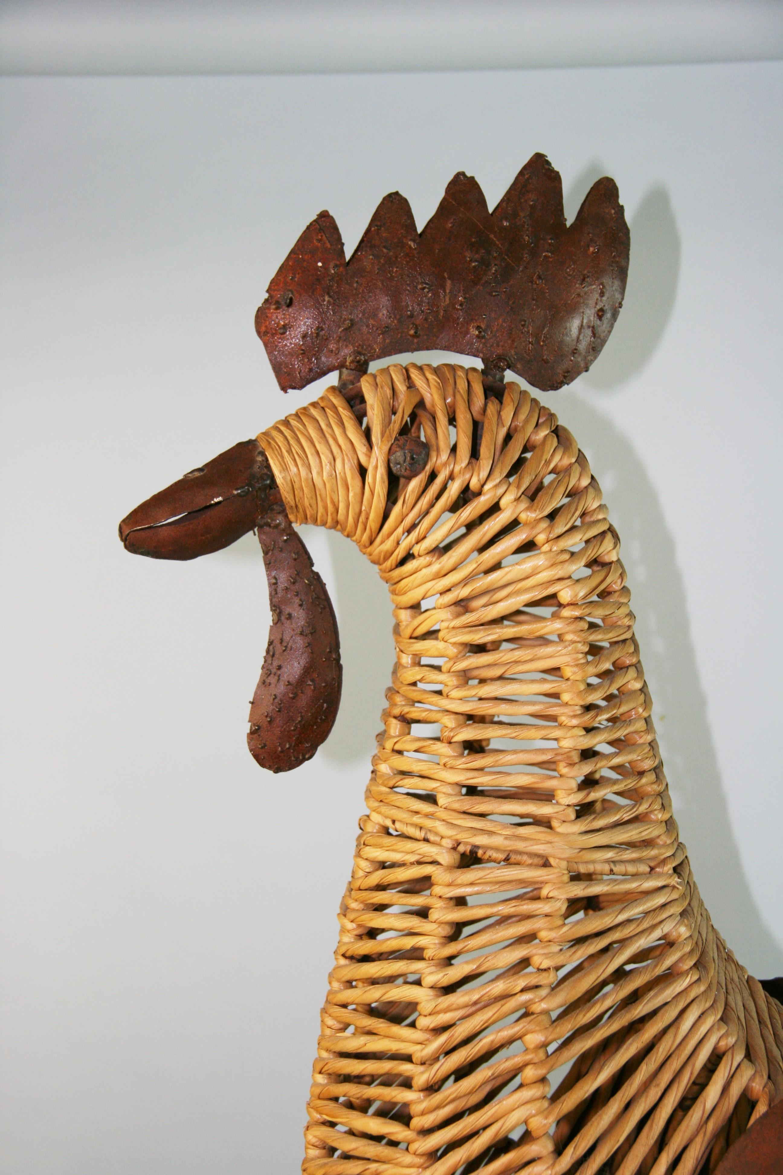 Außergewöhnliche Hahn-Volkskunst-Skulptur, Volkskunst-Gefäß in Form eines Hahns (Handgefertigt) im Angebot