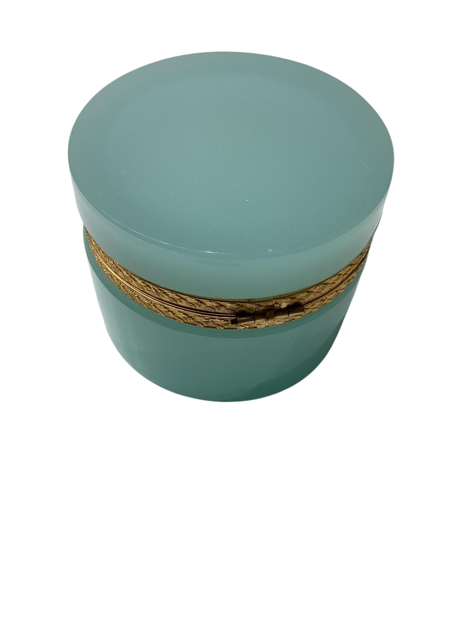 French Opaline Caja Azul Polvo en venta 7