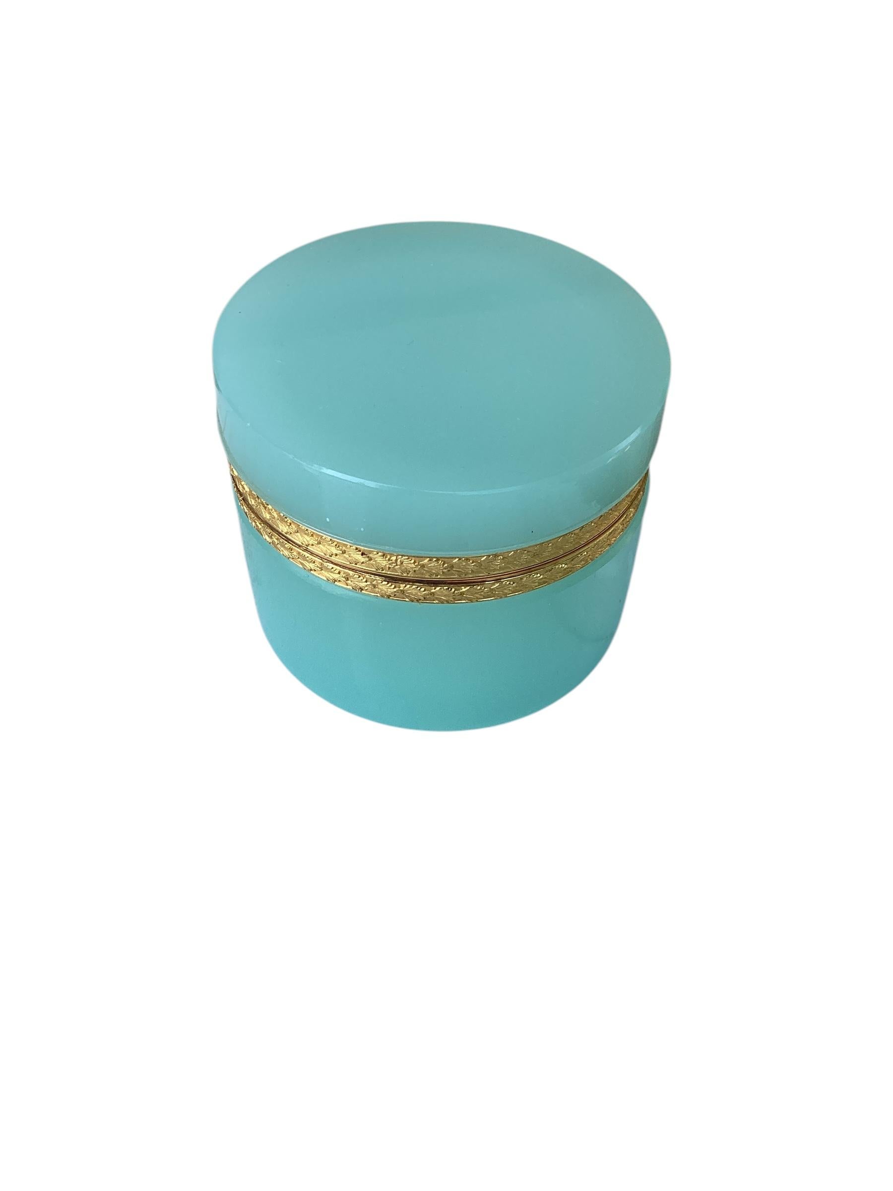 French Opaline Caja Azul Polvo Francés en venta