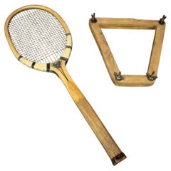 Raquette de tennis Prieur Paris avec presse en bois d'origine, Circa 1930-1950s