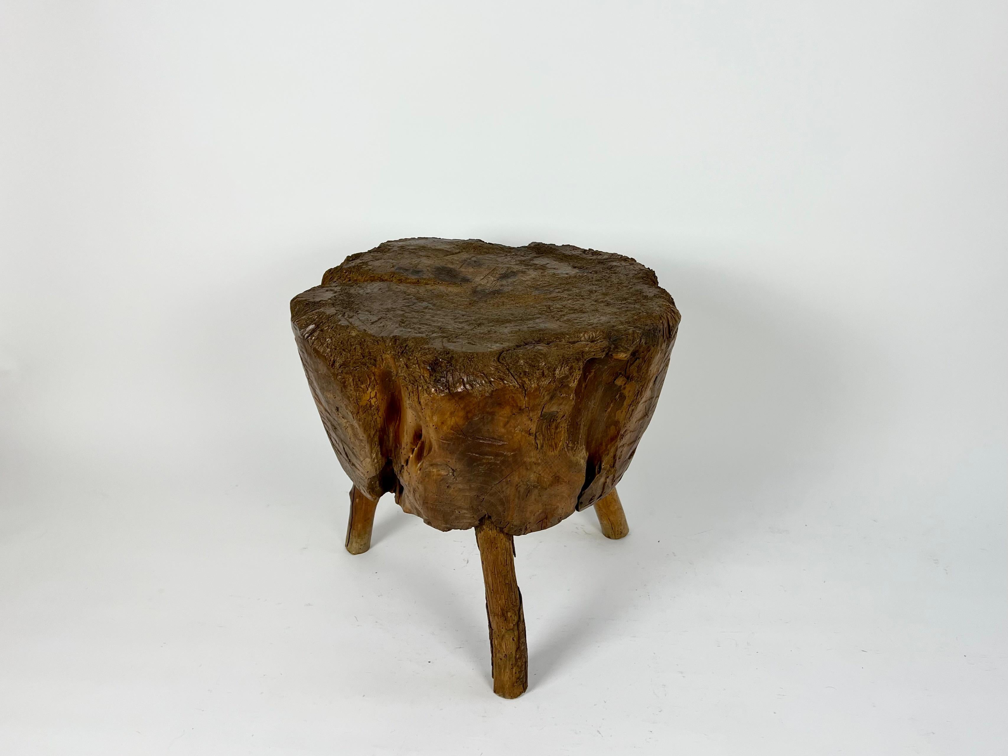 French primitive brutalist chopping block side table, early 20th century For Sale 10