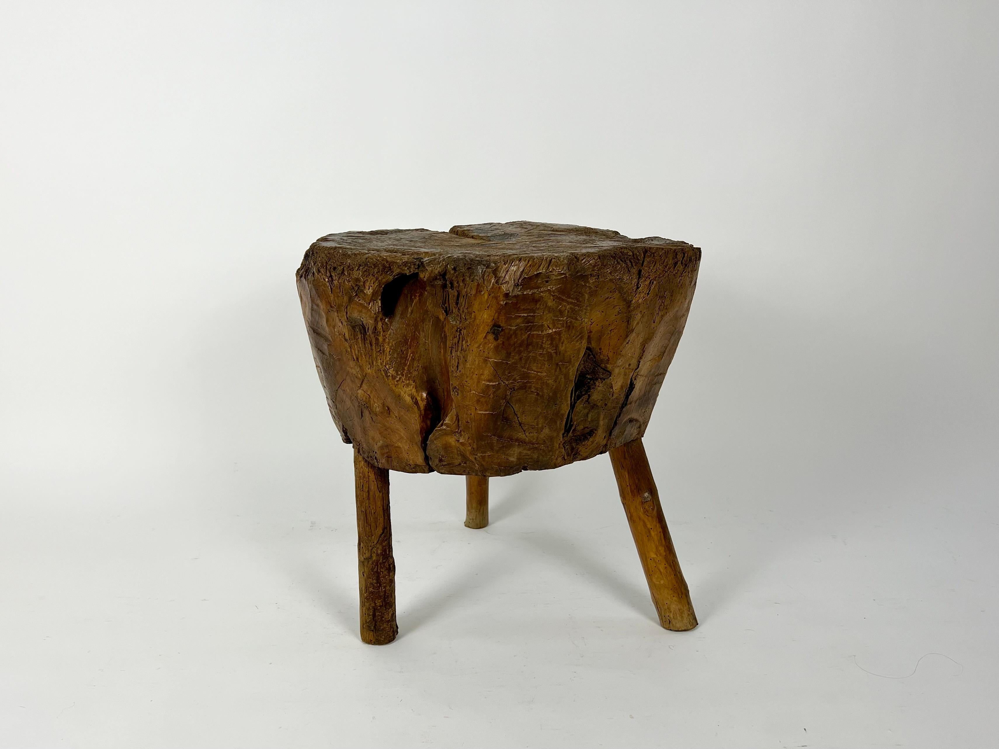 French primitive brutalist chopping block side table, early 20th century In Good Condition For Sale In Bristol, GB