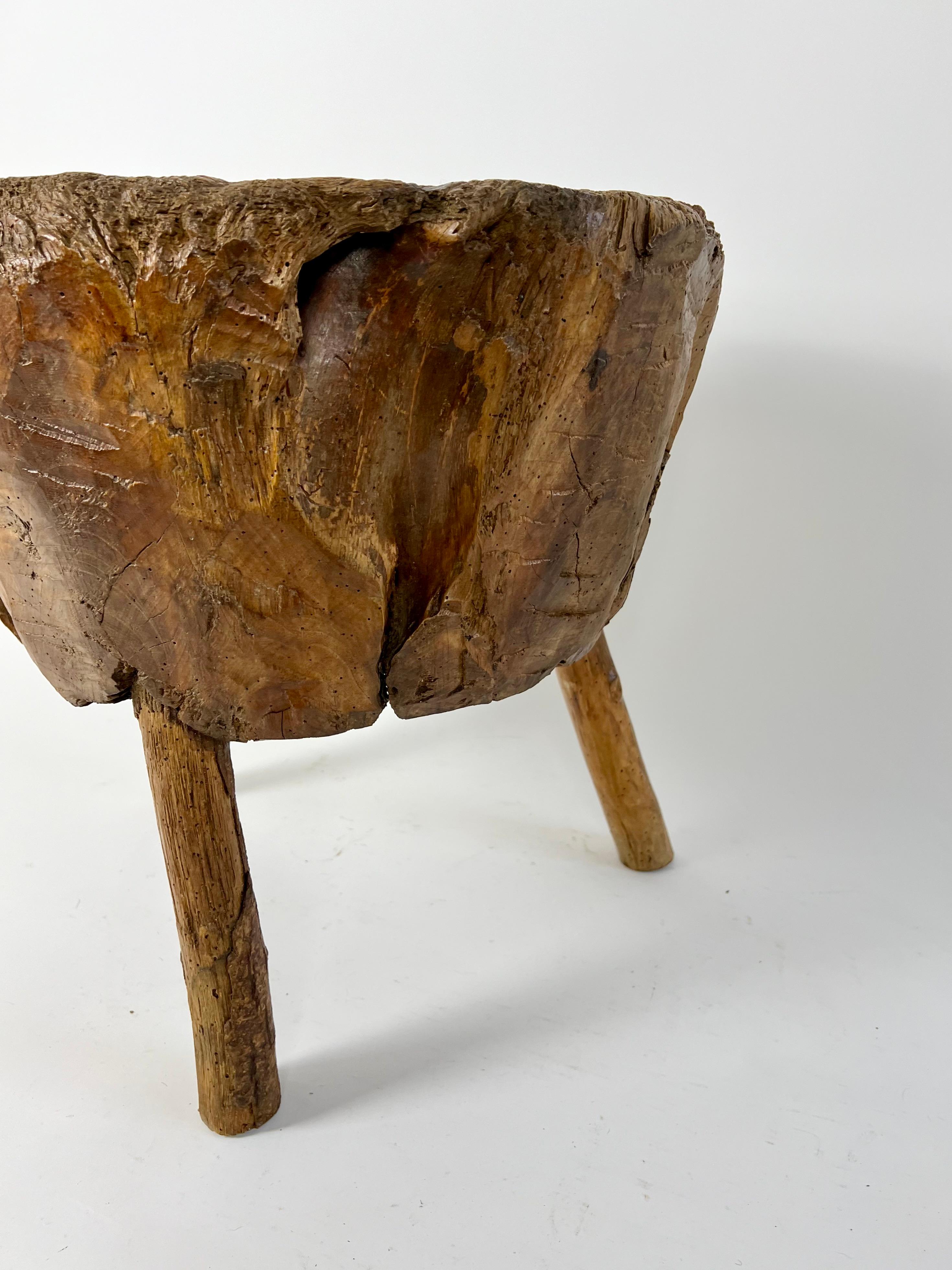 French primitive brutalist chopping block side table, early 20th century For Sale 4