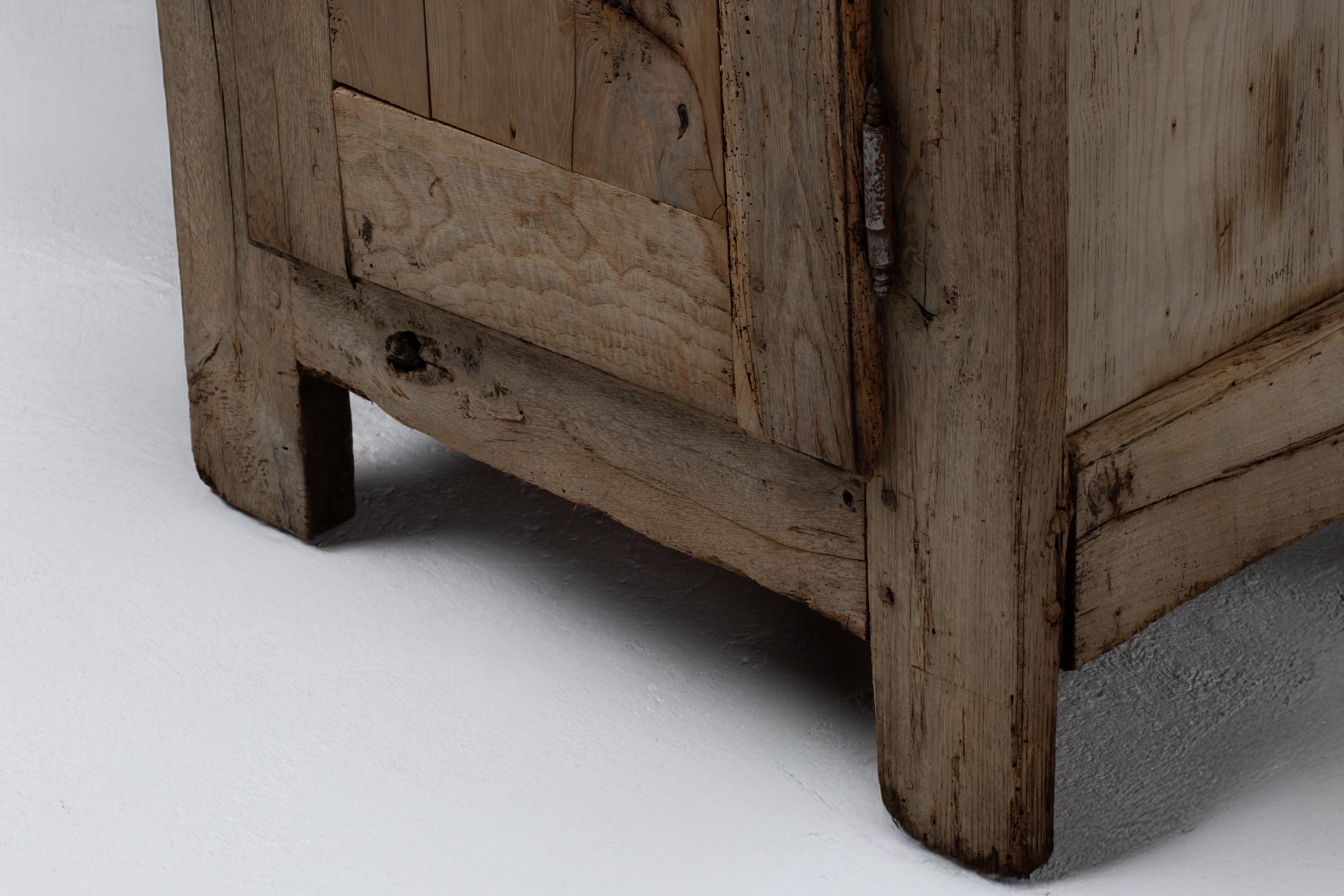 Quercia Armadio primitivo francese in Oak, XIX secolo in vendita