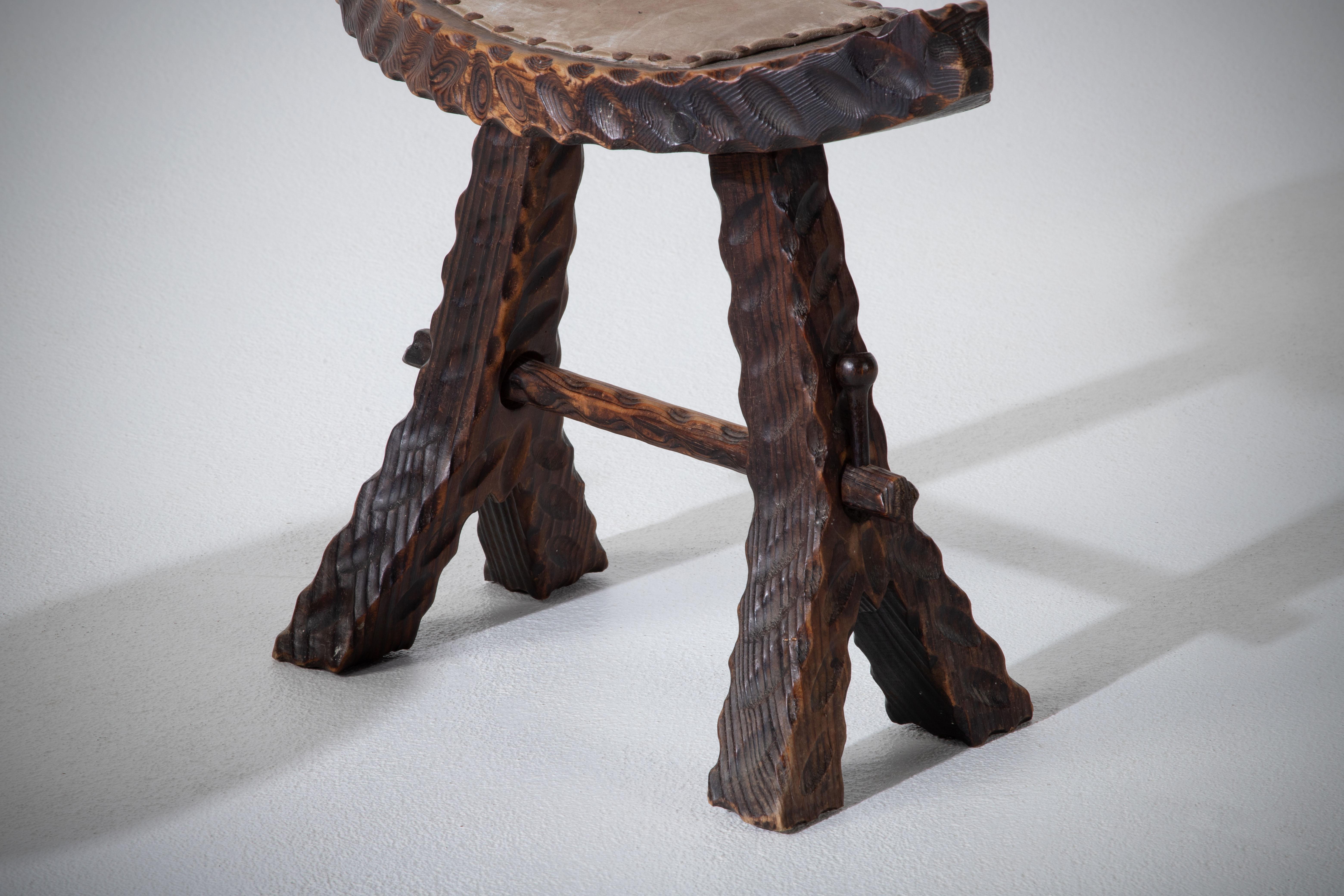 French Primitive Stool, a Pair In Good Condition For Sale In Wiesbaden, DE