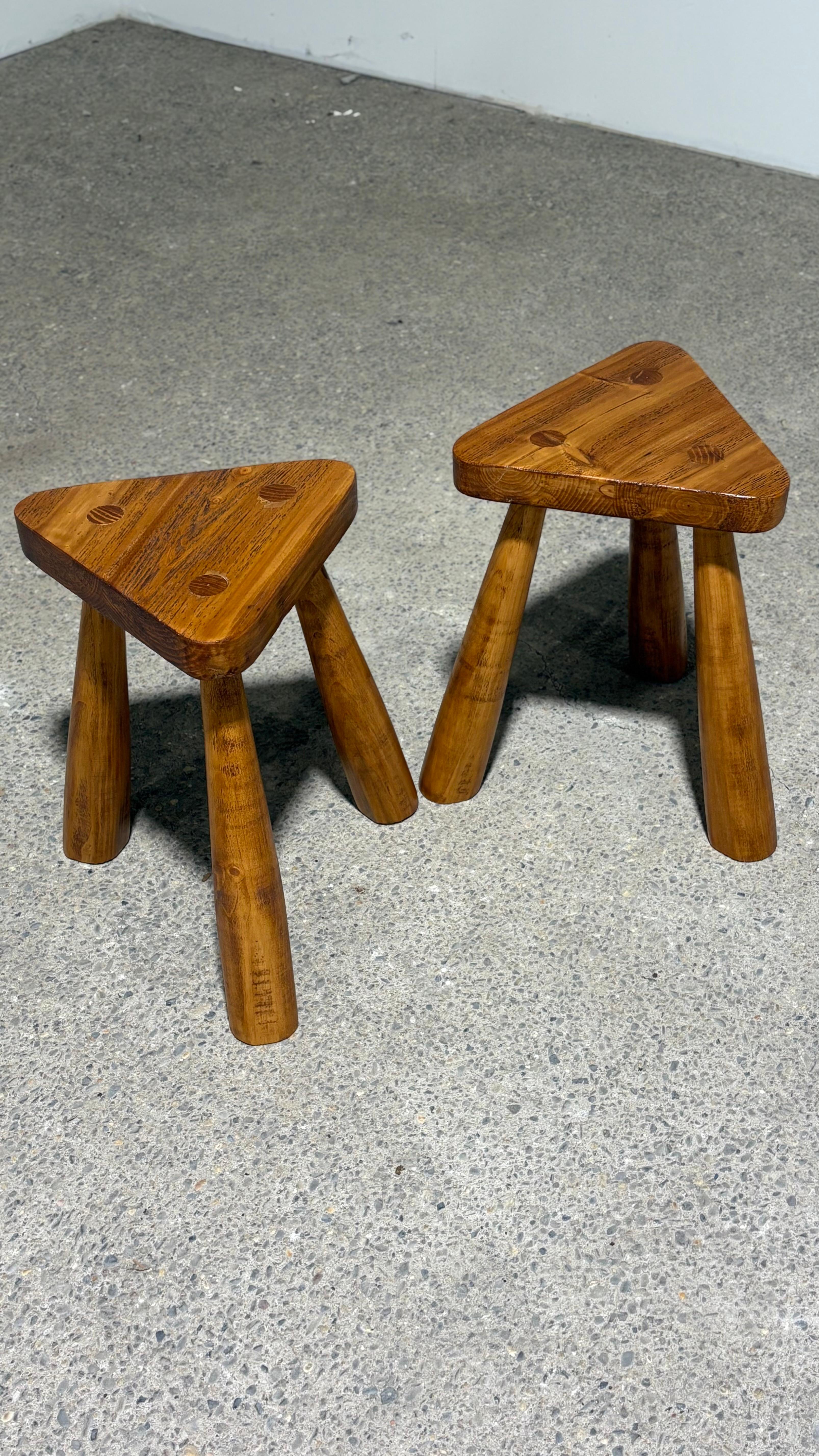 Tabouret de traite de style primitif français en vente 1