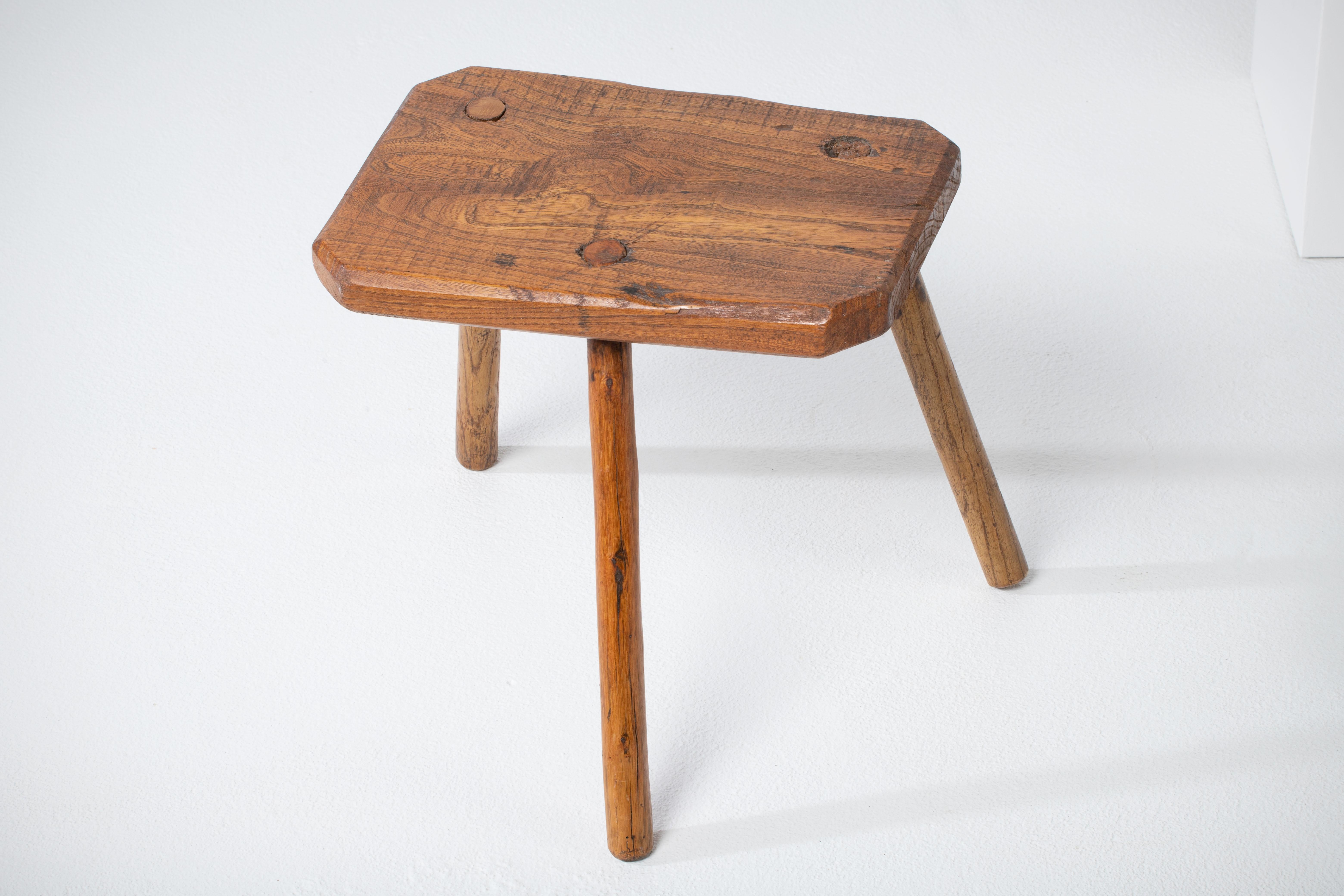 Fantastic wood stool from France. Made in the 1960s, no hardware. Lovely primitive look.
Good vintage condition.