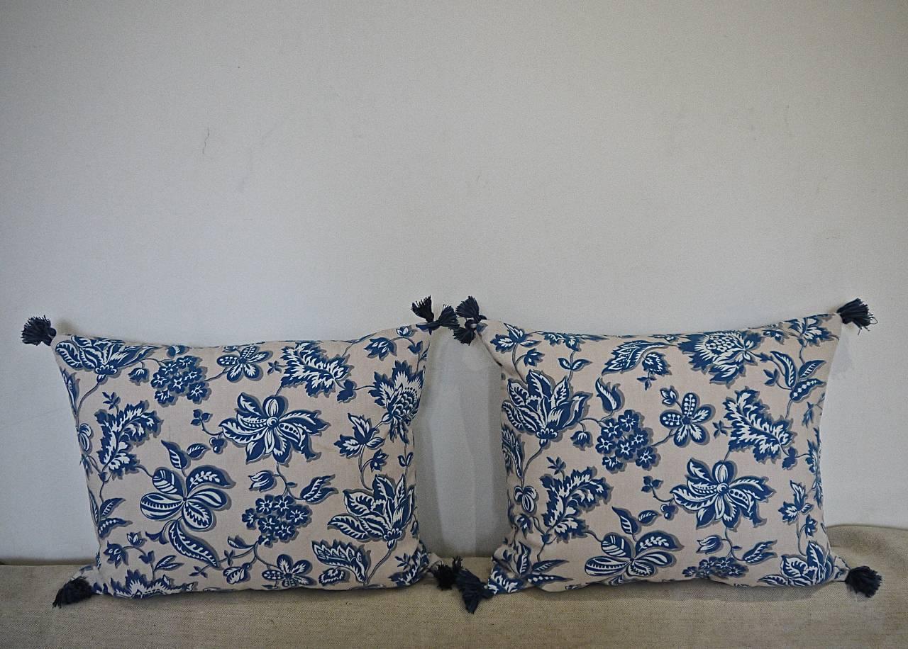 French Printed Cotton Blue and White Floral Pillow, circa 1930s For Sale 3
