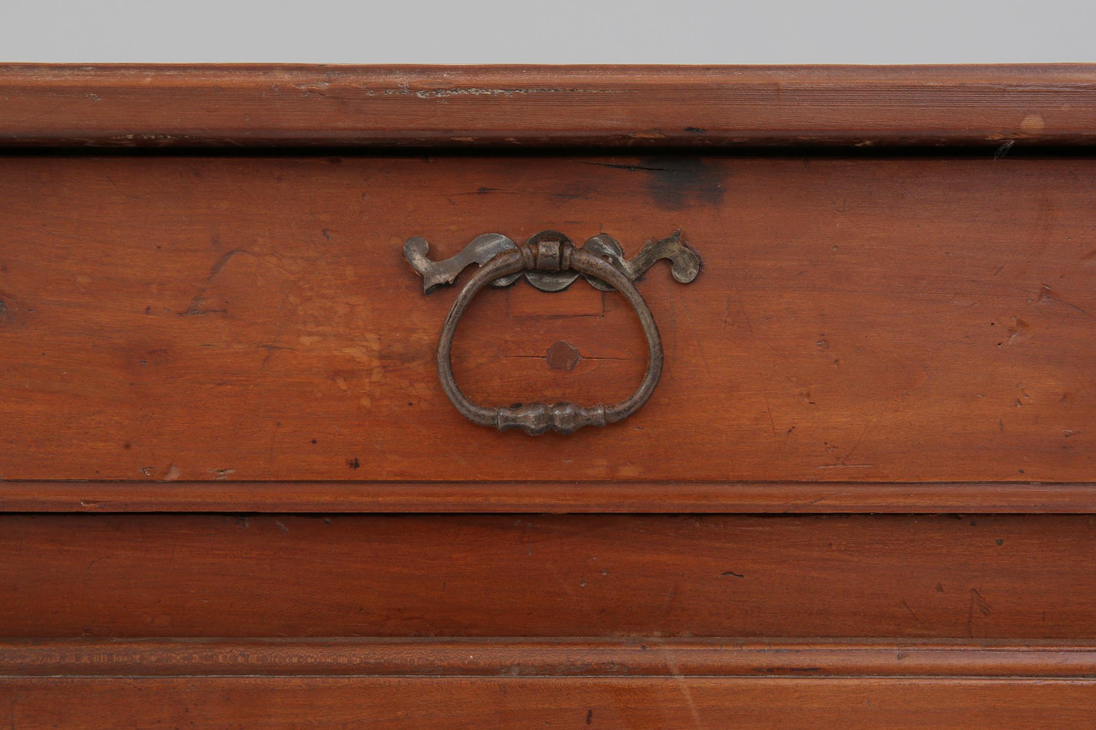 French provencal 19th century cabinet For Sale 1