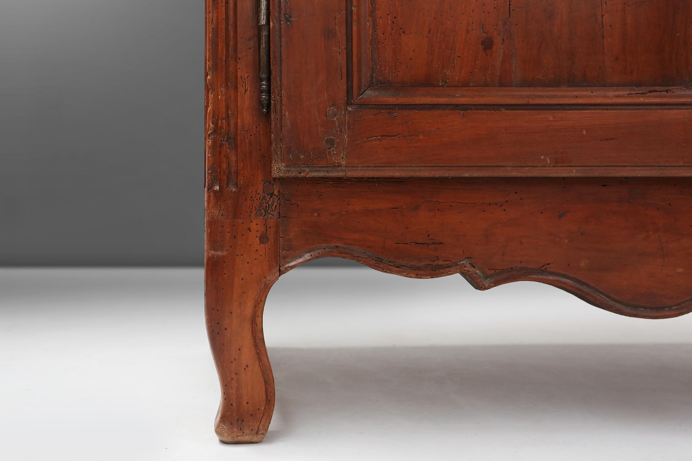 Credenza francese provenzale del XIX secolo in vendita 4