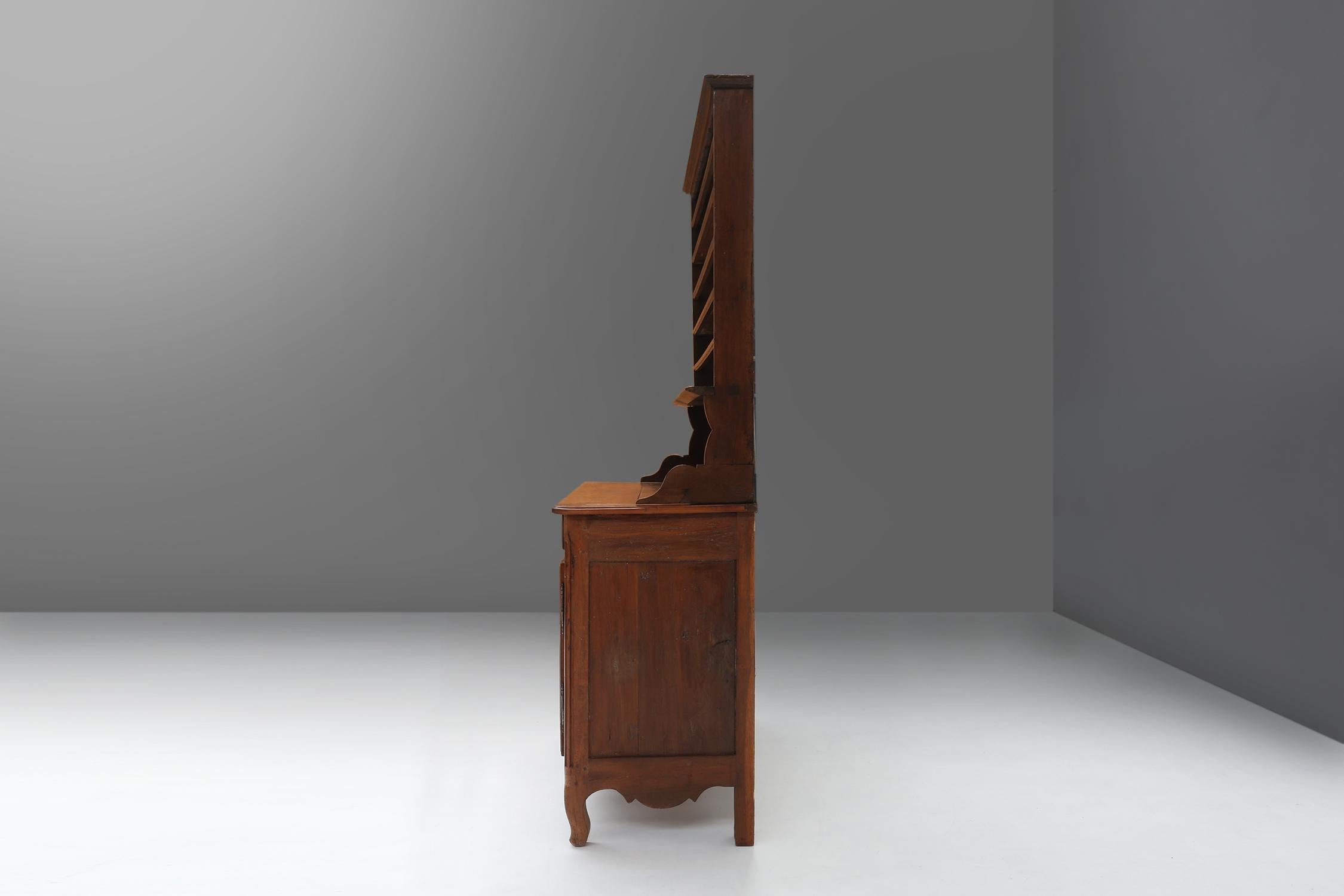 Credenza francese provenzale del XIX secolo in vendita 9