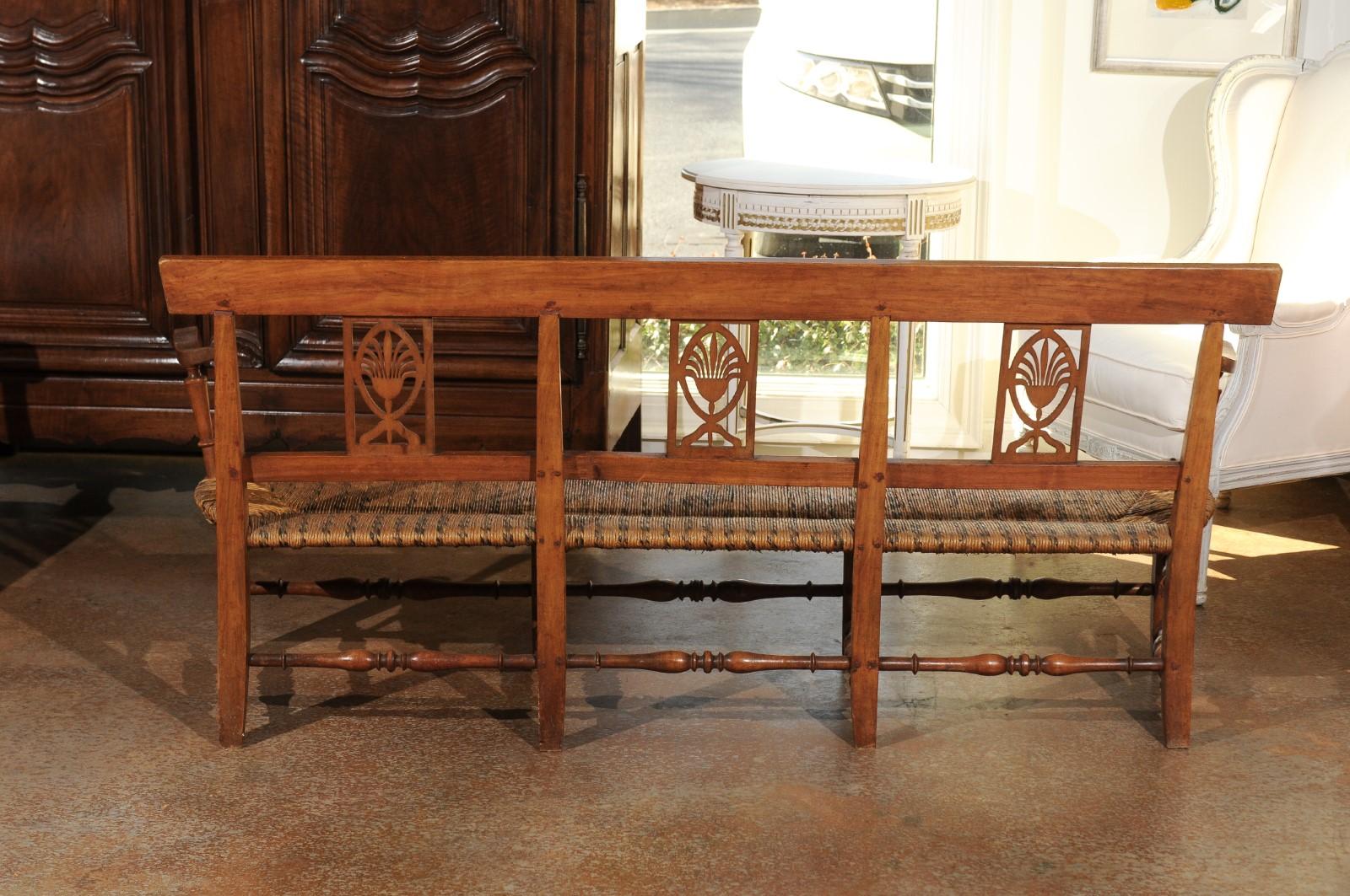 French Provençal Directoire Style 1810s Wooden Bench with Stylized Palmettes 2