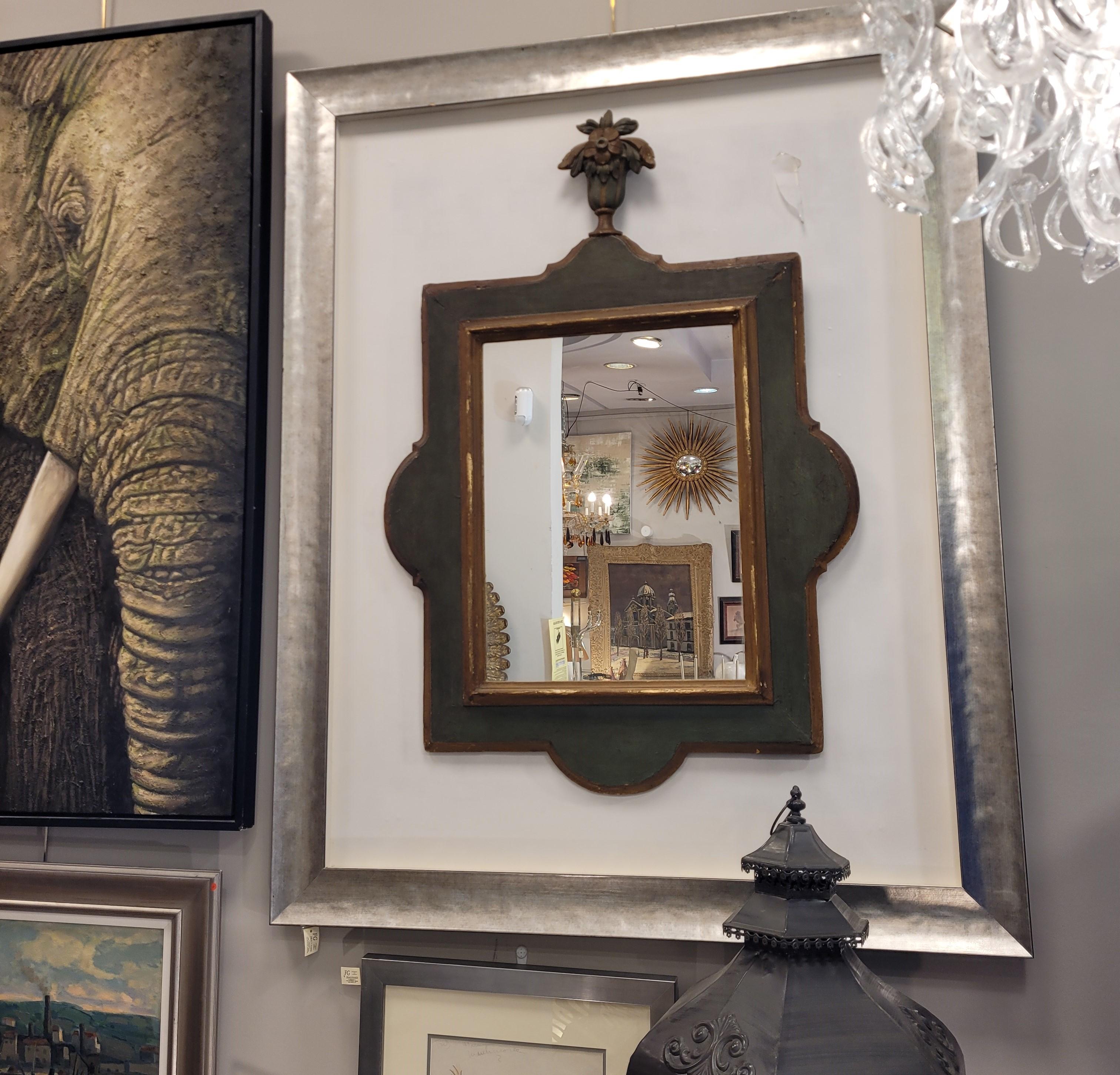 Miroir provençal français en bois vert et doré en vente 11