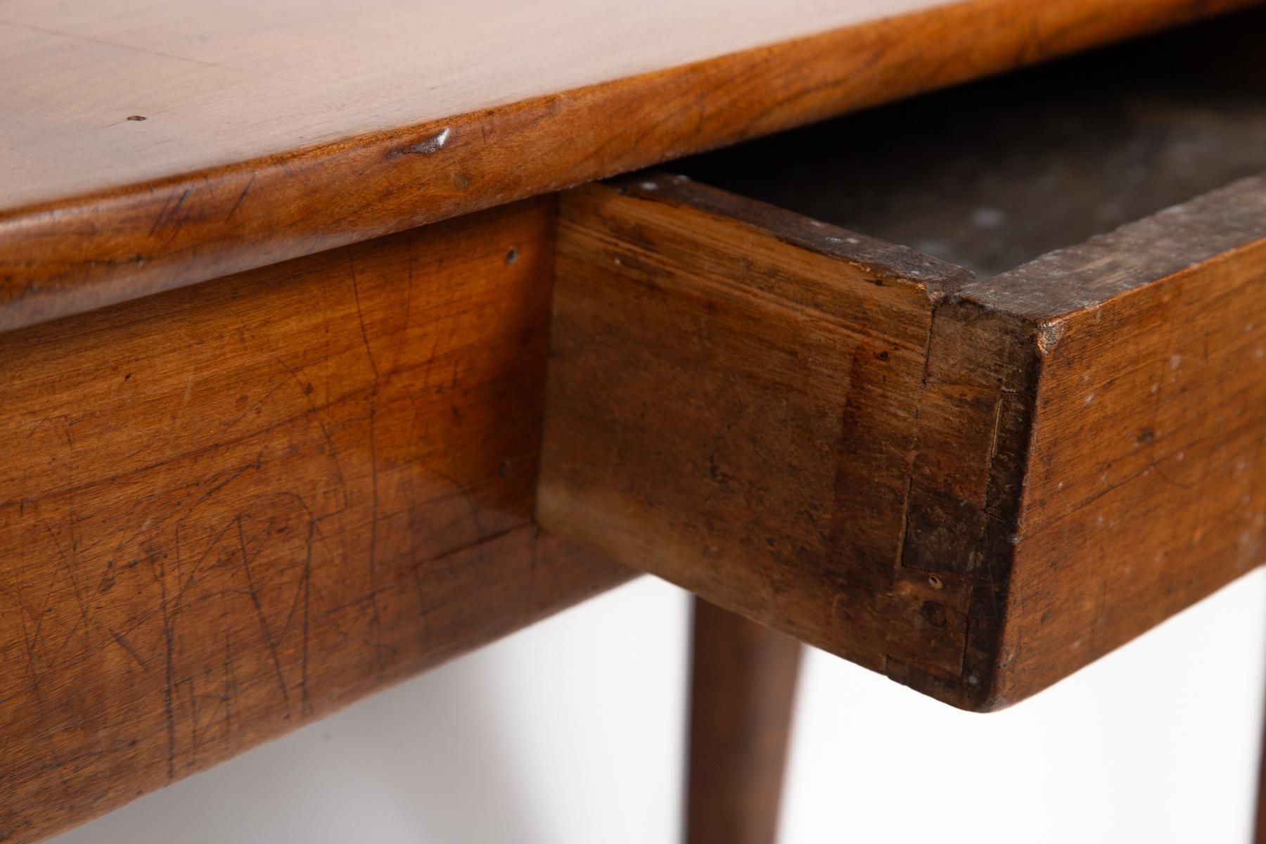 French Provencal Serving Table, early 20th Century In Good Condition For Sale In Chappaqua, NY
