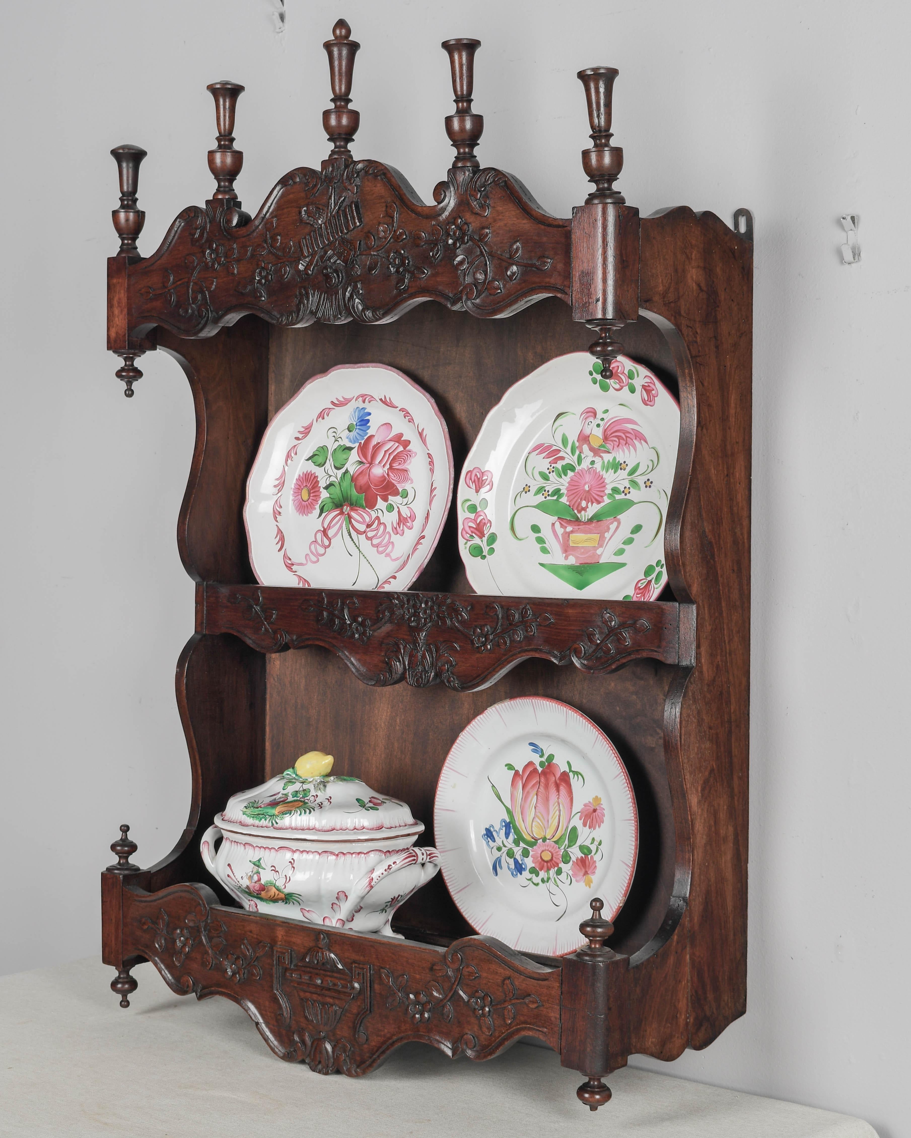 French Provençal Shelf or Plate Rack In Good Condition For Sale In Winter Park, FL