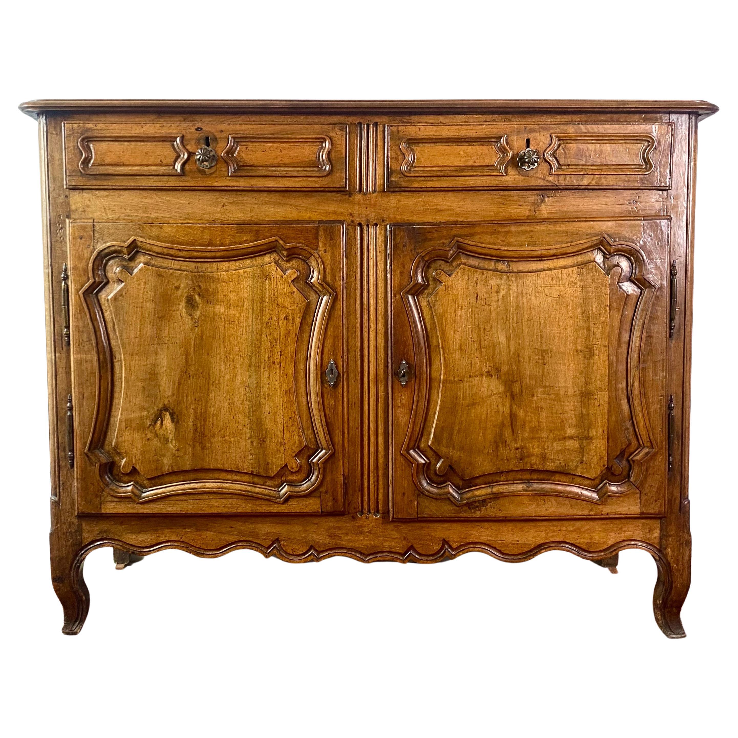 French Provençal sideboard in walnut - Louis XV Period - 18th century - France For Sale