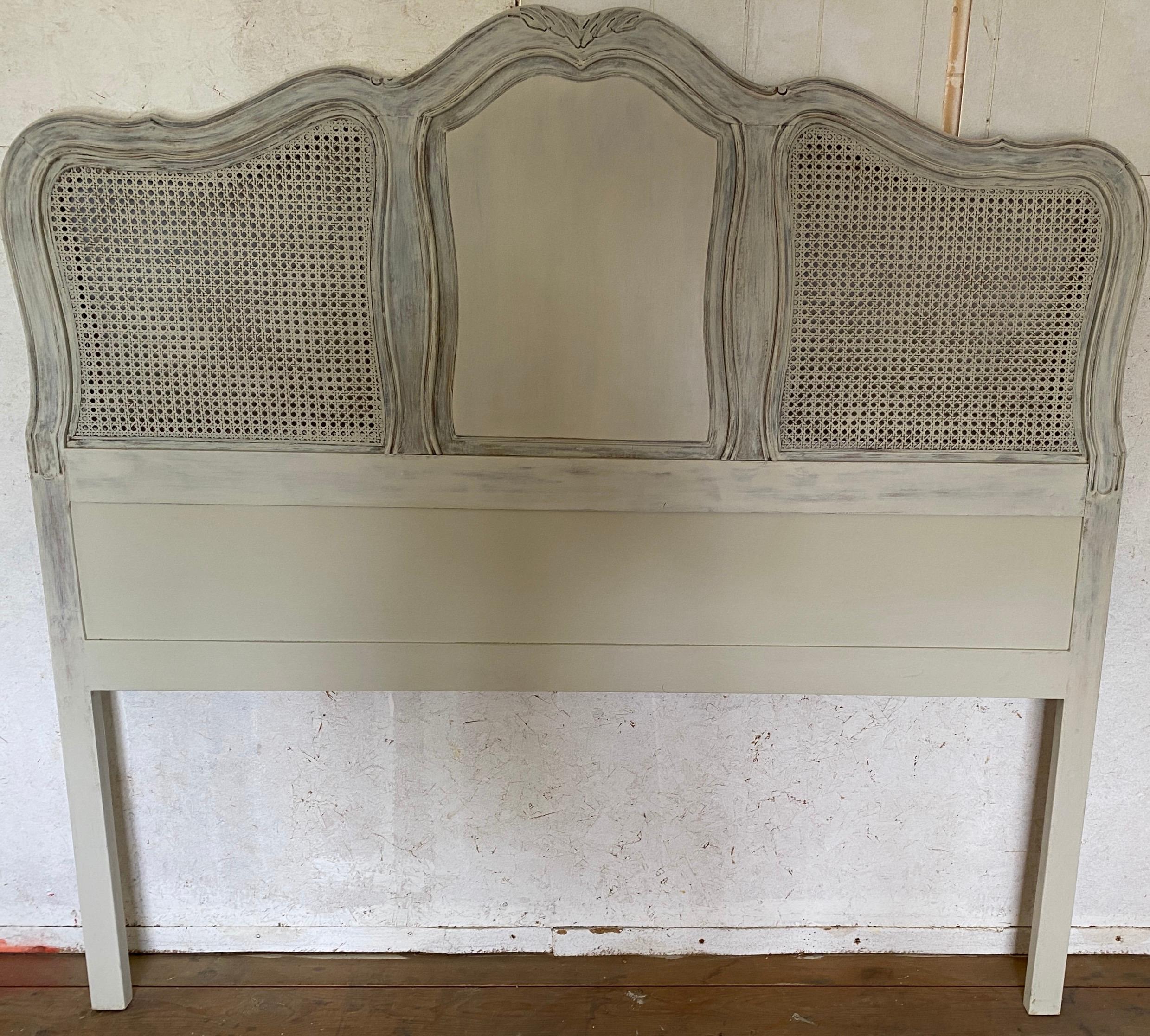 French Provencal Style Queen Painted Caned Headboard In Good Condition For Sale In Sheffield, MA