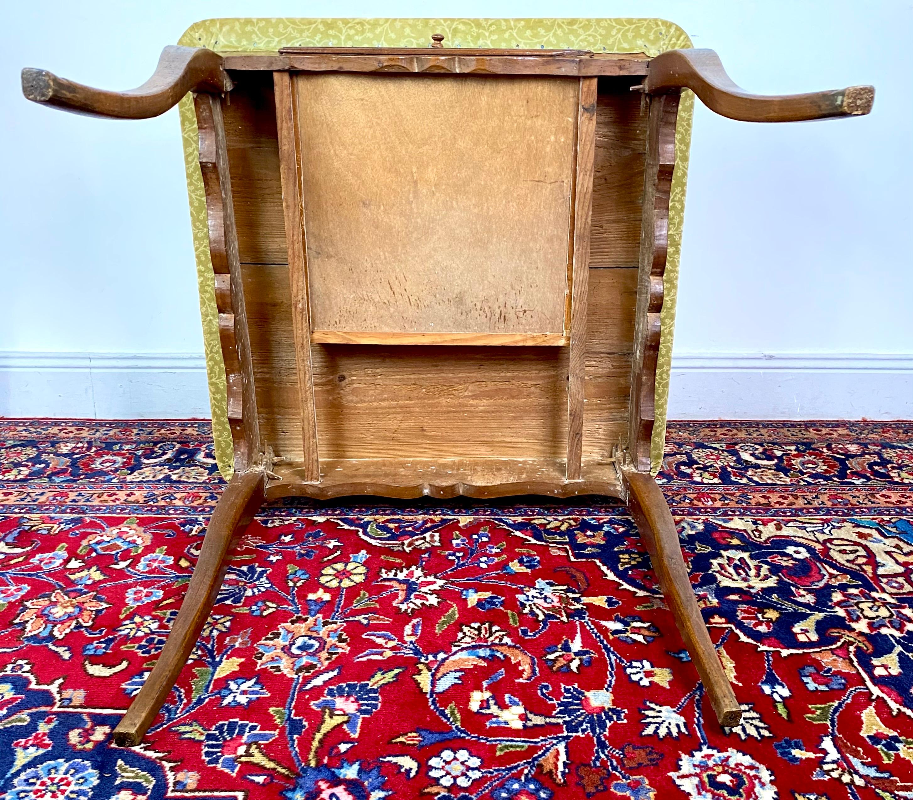 French Provençal table / small desk / game table- Louis XV period - France XVIII For Sale 11