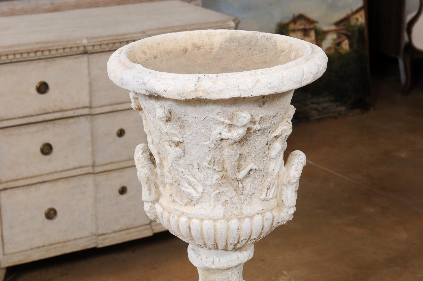 Französische provenzalische Medici-Vase, inspiriert von einer Jardinière mit geschnitzten Szenen, um 1870 im Angebot 5