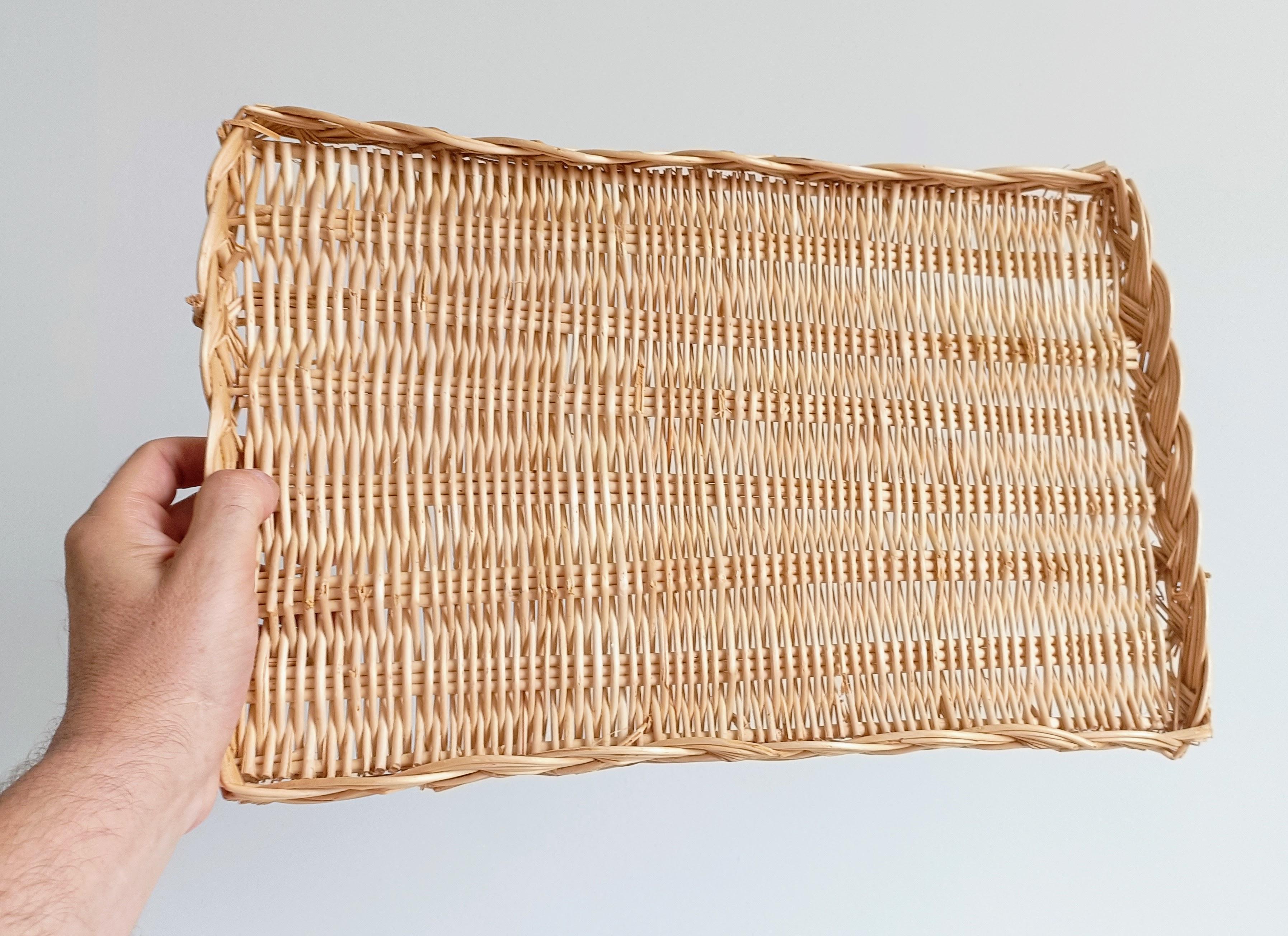 French Provence Rustic Wicker Tray Basket or Centerpiece, France, 20th-C For Sale 6