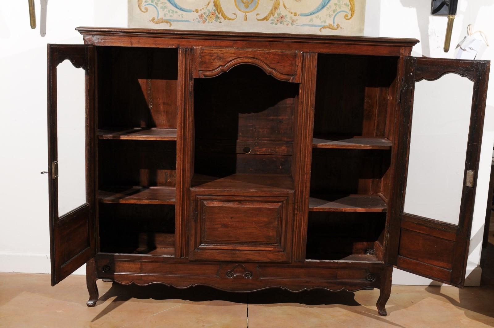French Provincial 1780s Walnut Bibliothèque with Glass Doors and Open Shelf 4