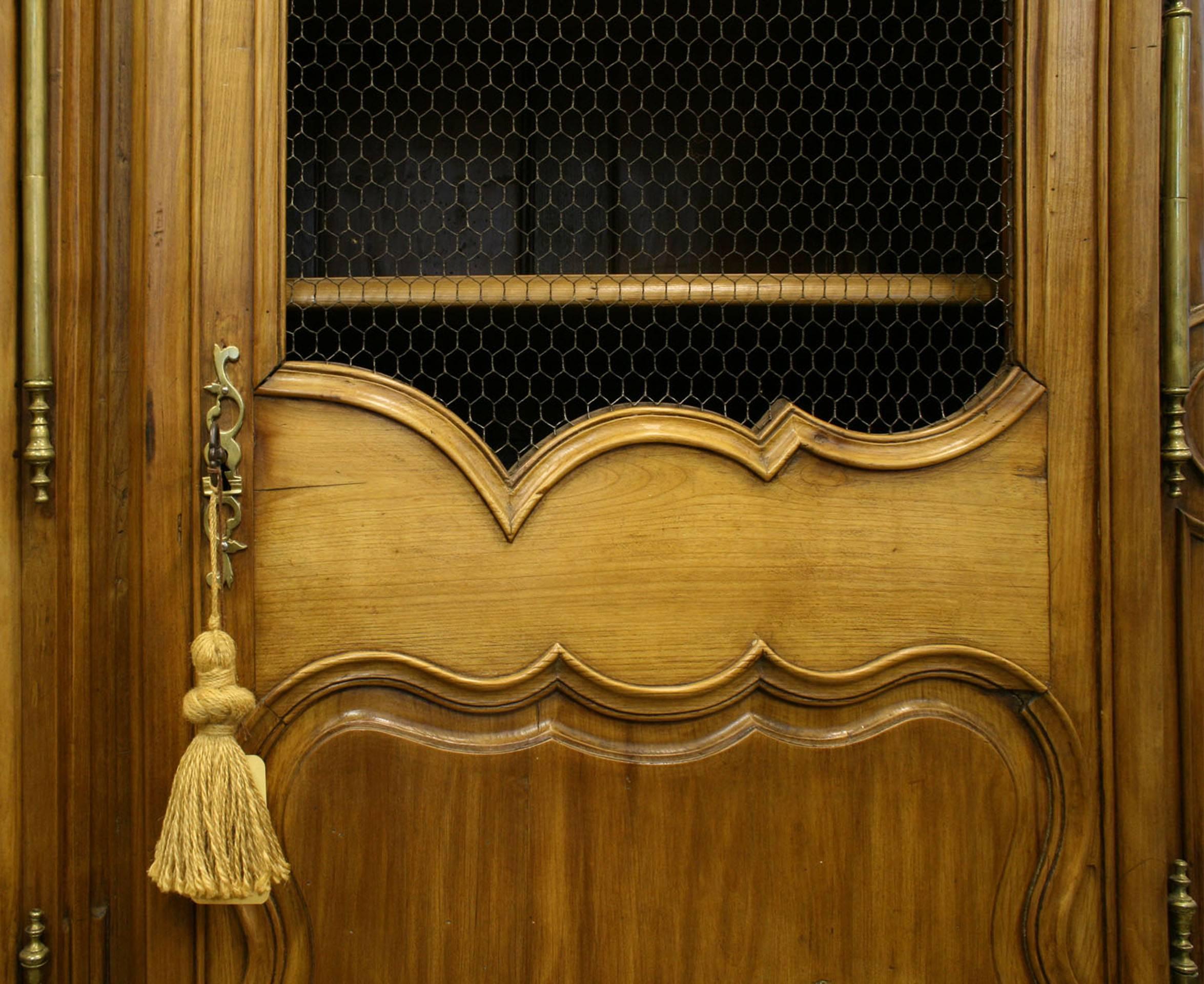 French Provincial Walnut Armoire Cabinet In Good Condition For Sale In New York, NY