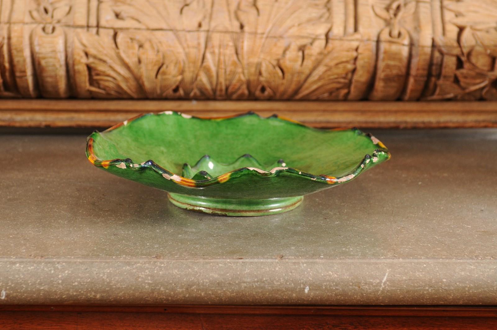 Pottery French Provincial 1850s Green Glazed Hors d'Œuvres Dish with Scalloped Edges For Sale