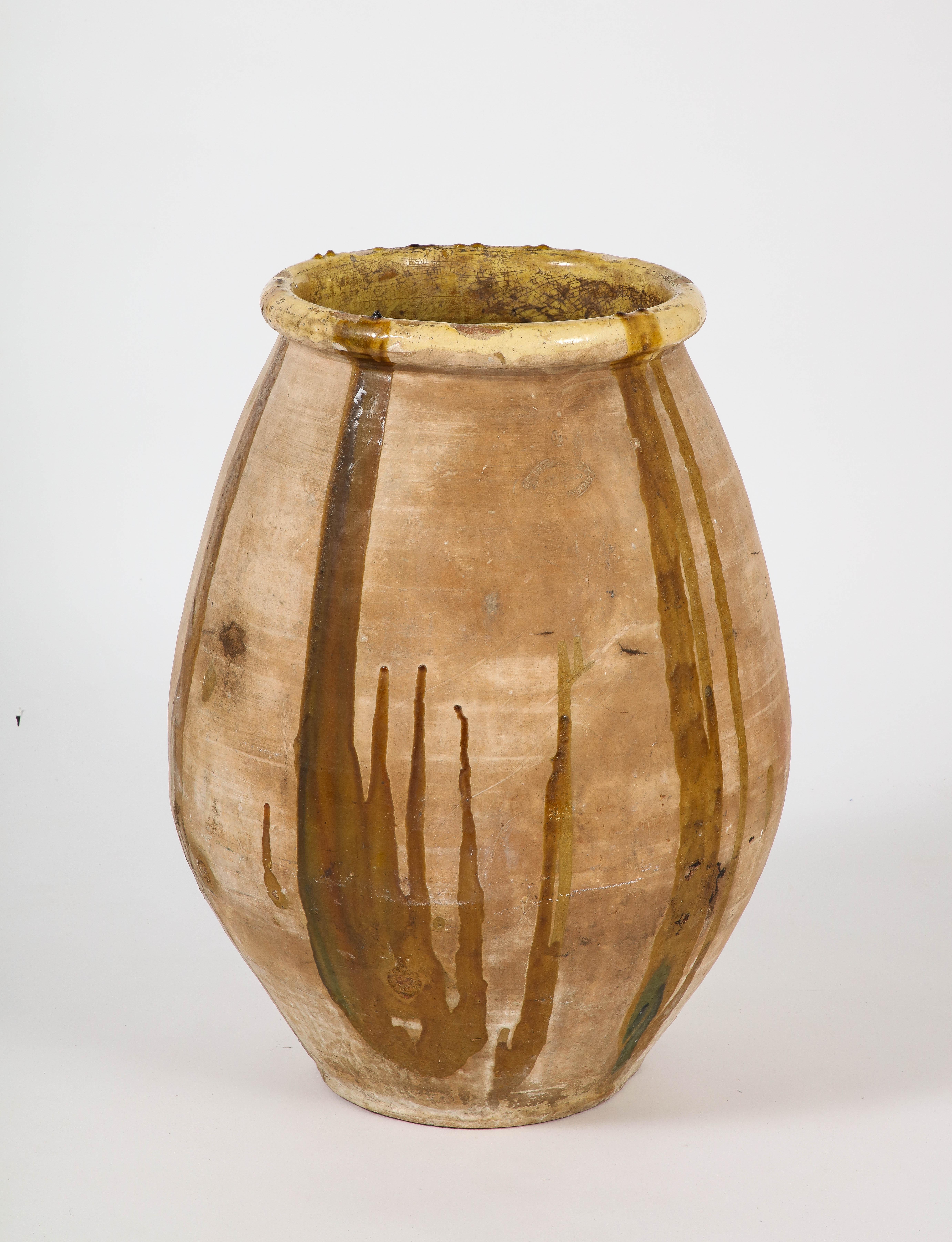Französische Provinz 18. Jahrhundert Terrakotta Olivenöl Biot Jar mit Glasur im Angebot 8